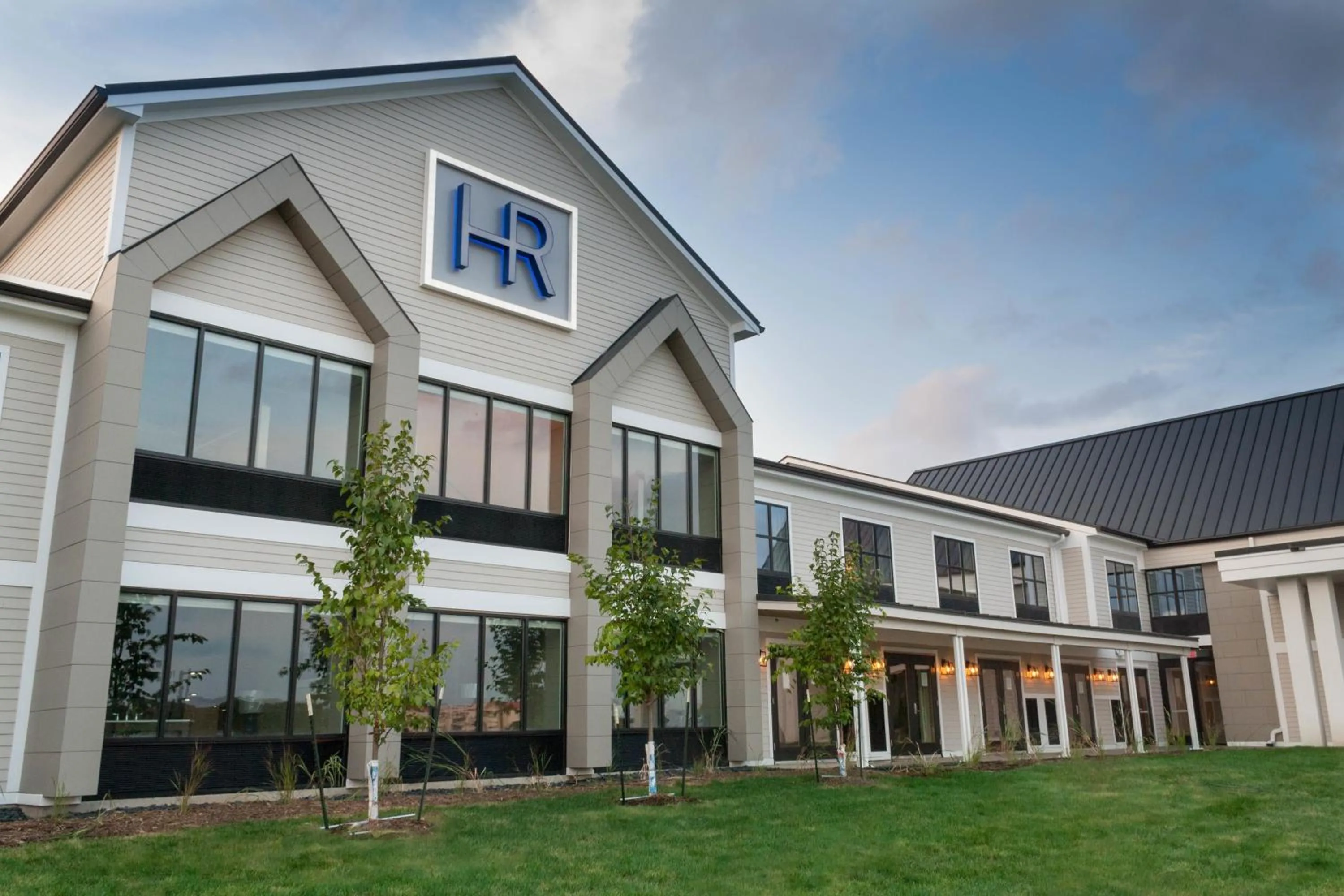 Property building in Hotel Renovo Des Moines Urbandale,Tapestry Collection Hilton
