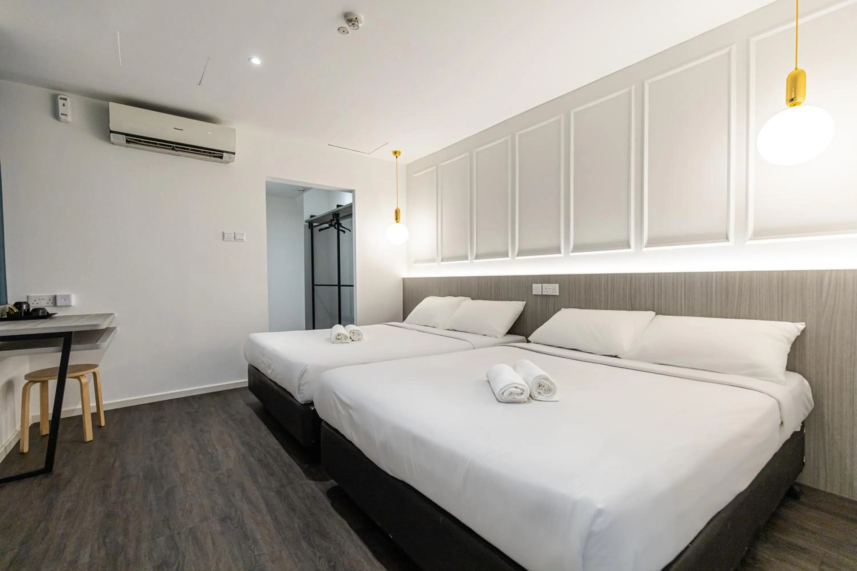 Bed in Philip Hotel at Little India