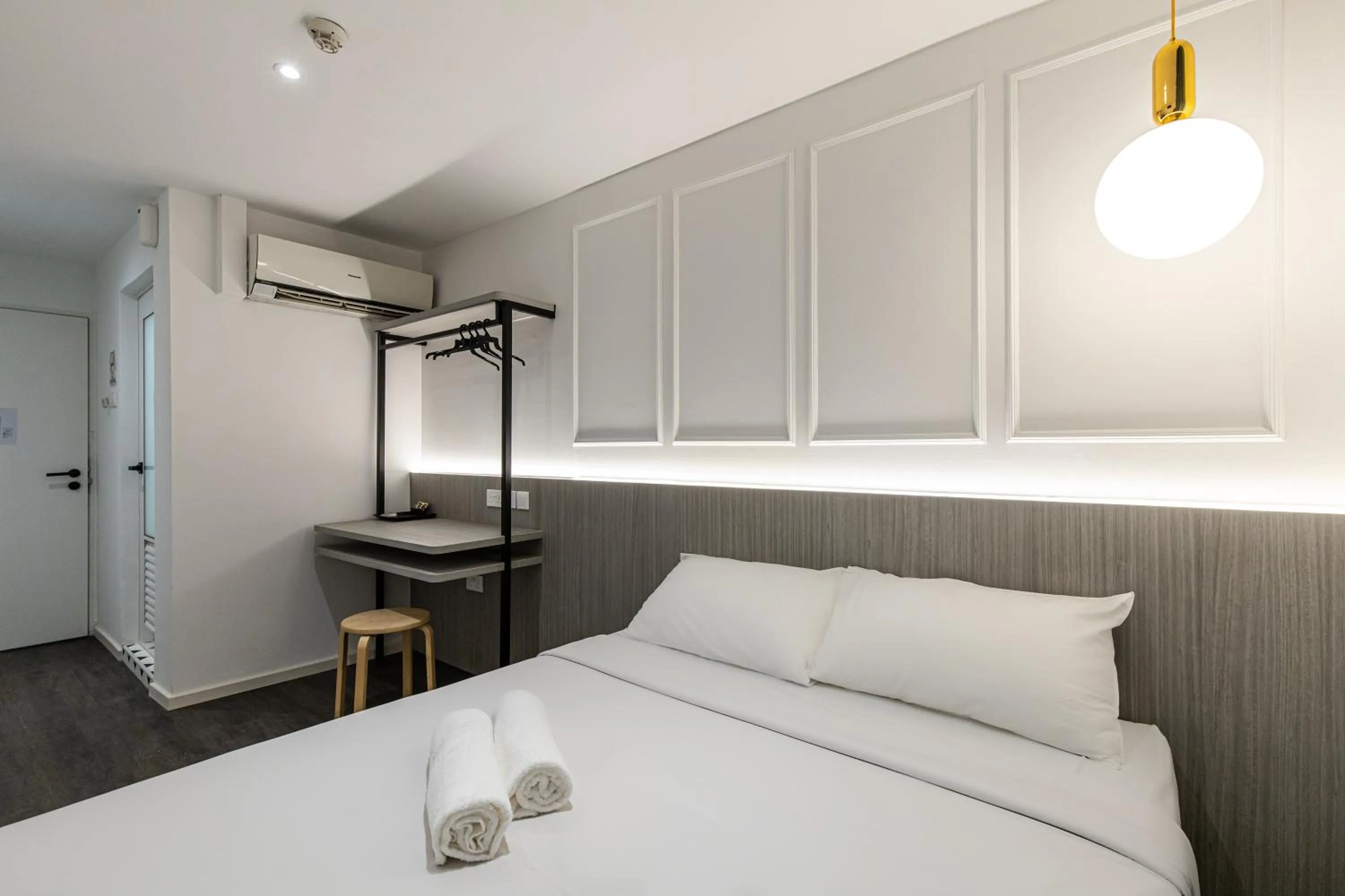 Bed in Philip Hotel at Little India