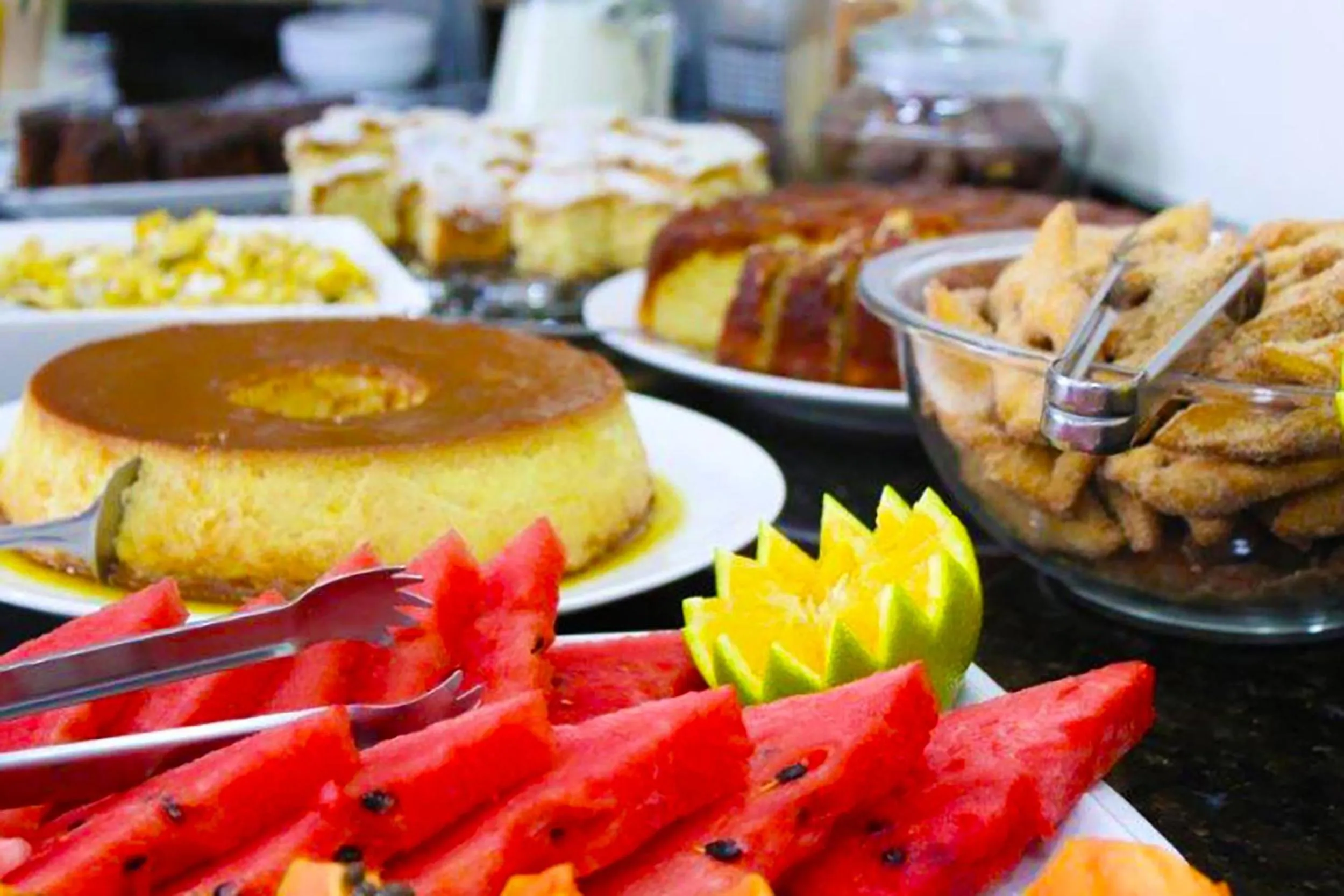 Continental breakfast in Tri Hotel Smart Chapecó