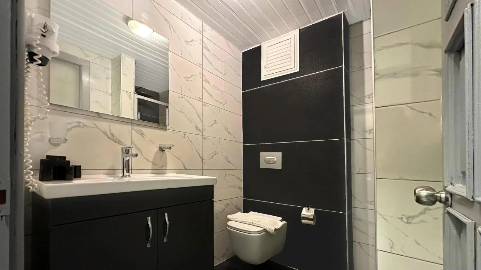 Bathroom in Casa De Levıssı Ölüdeniz