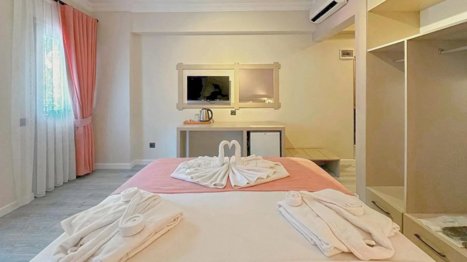 TV and multimedia, Bed in Casa De Levıssı Ölüdeniz