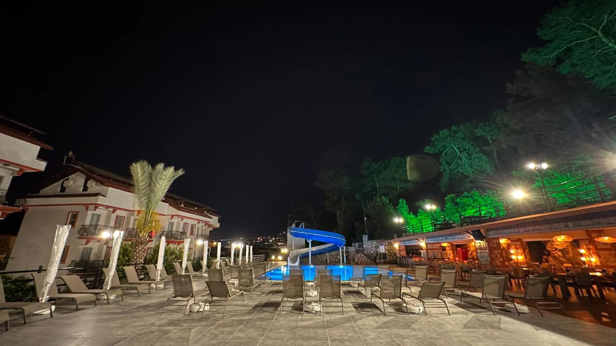 Property building in Casa De Levıssı Ölüdeniz