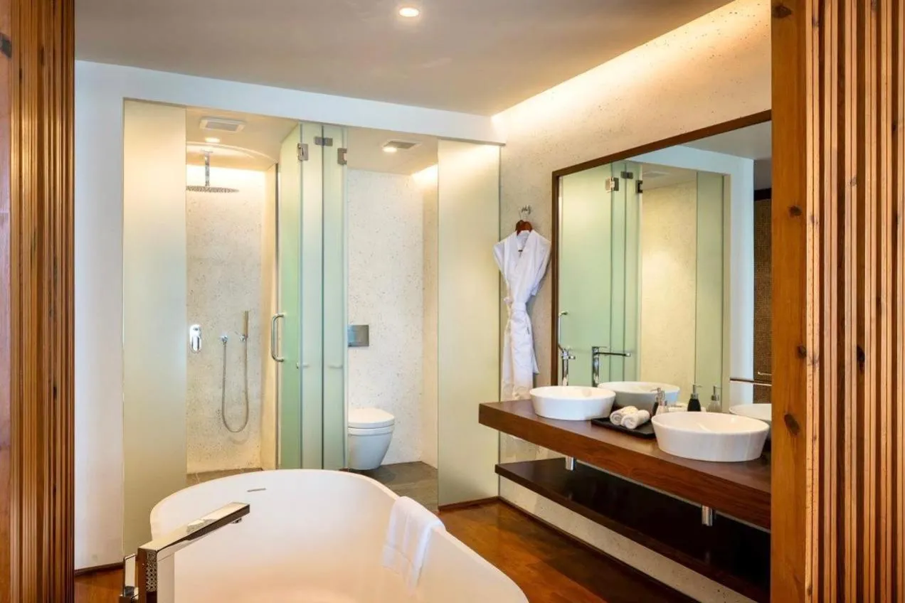 Suite with Sea View - single occupancy in Ziba Luxury Villa