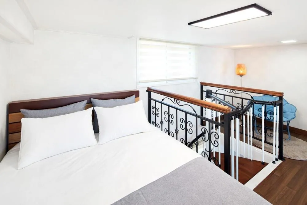 Bed in Geoje Harakeke Pension