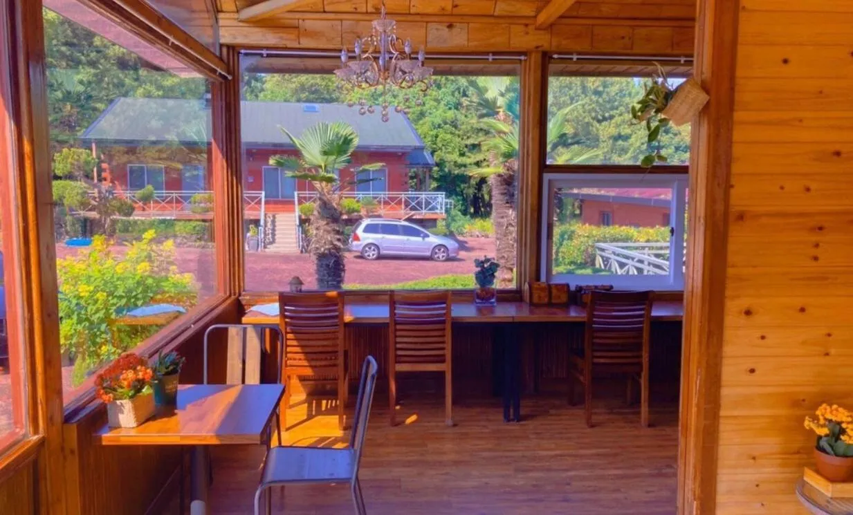 Jeju Songdangsongdang Pension and Resort