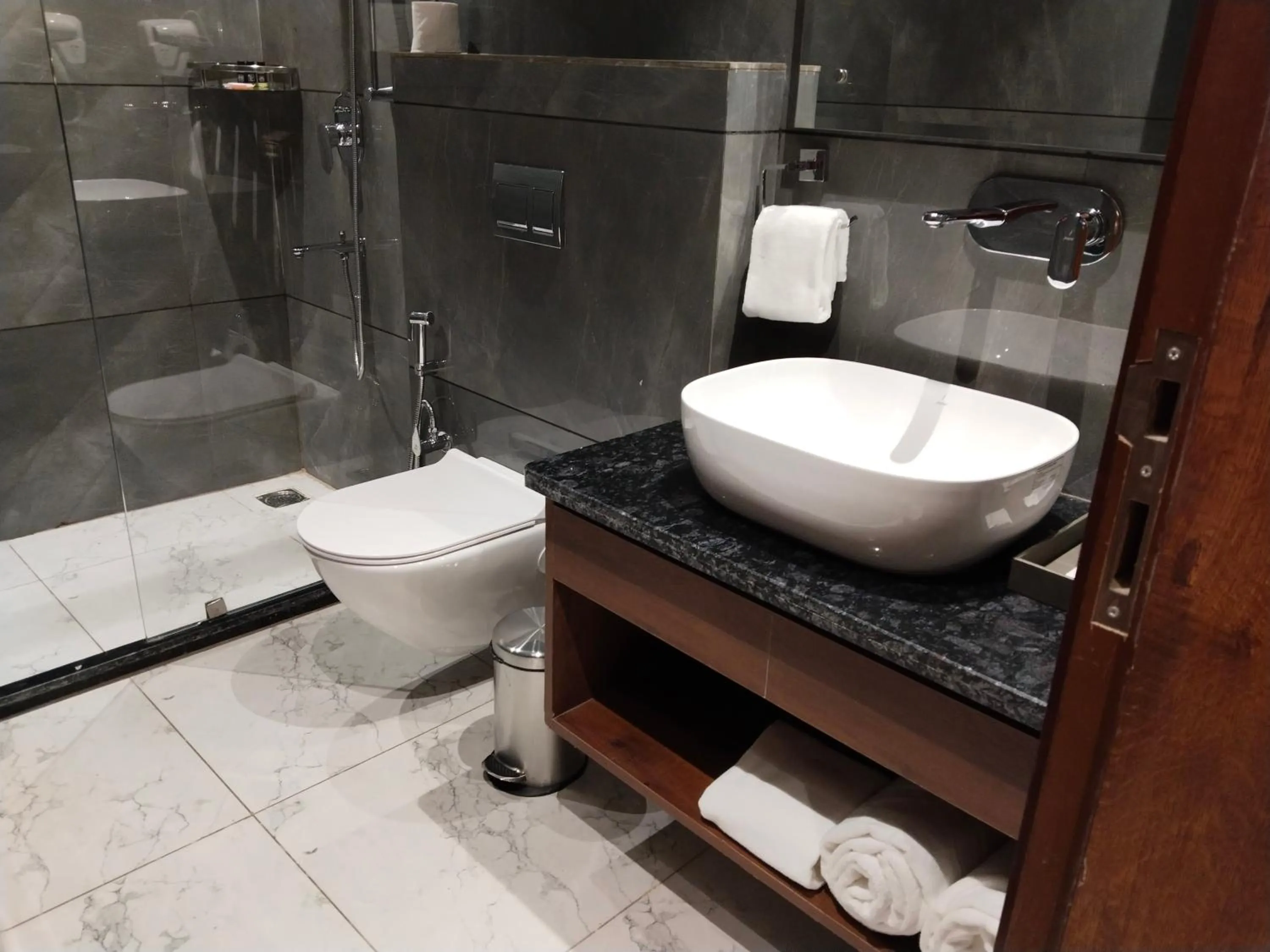 The Royal Velvet Hotel & Resort