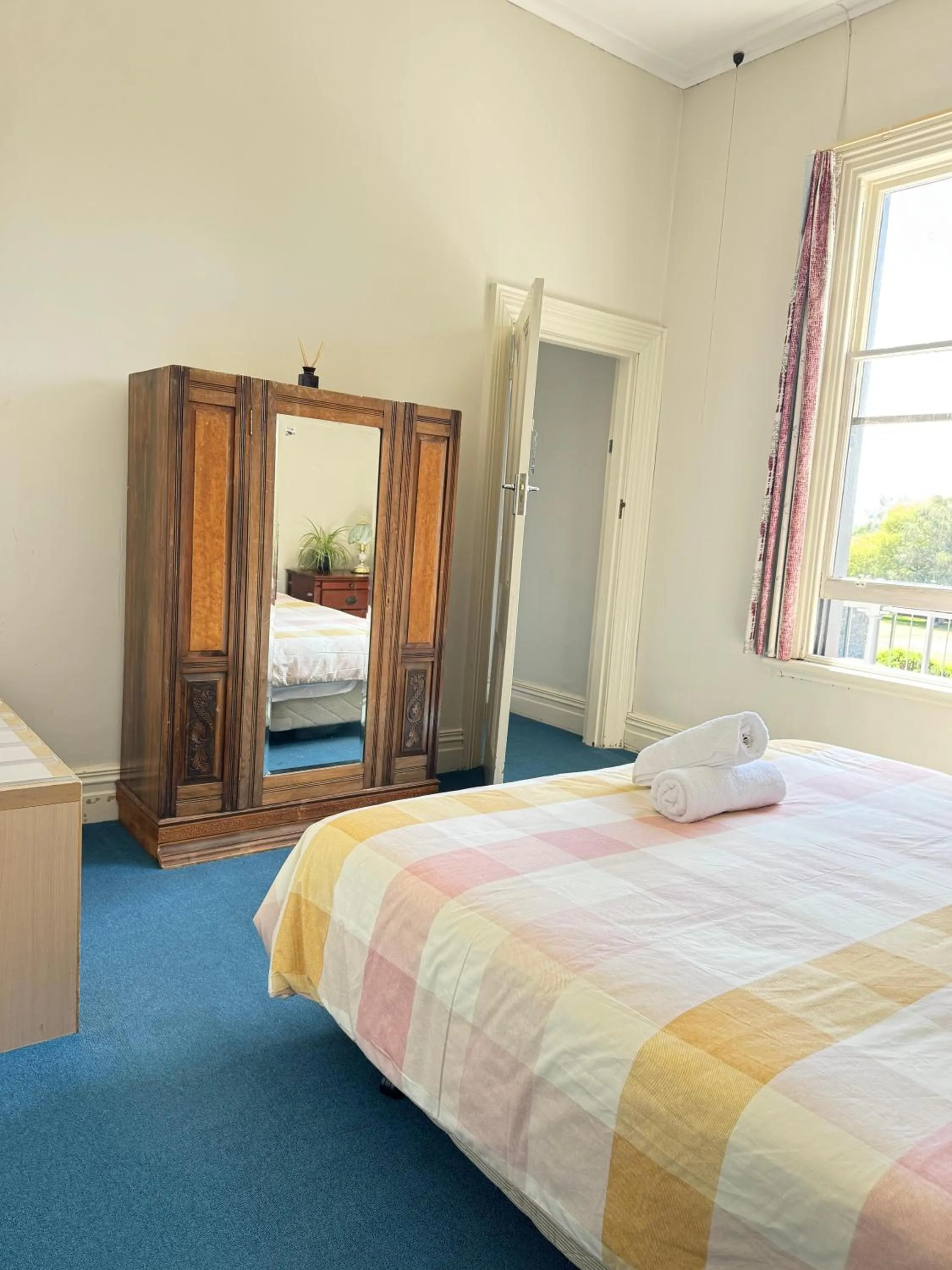 Bed in Gladstone Hotel