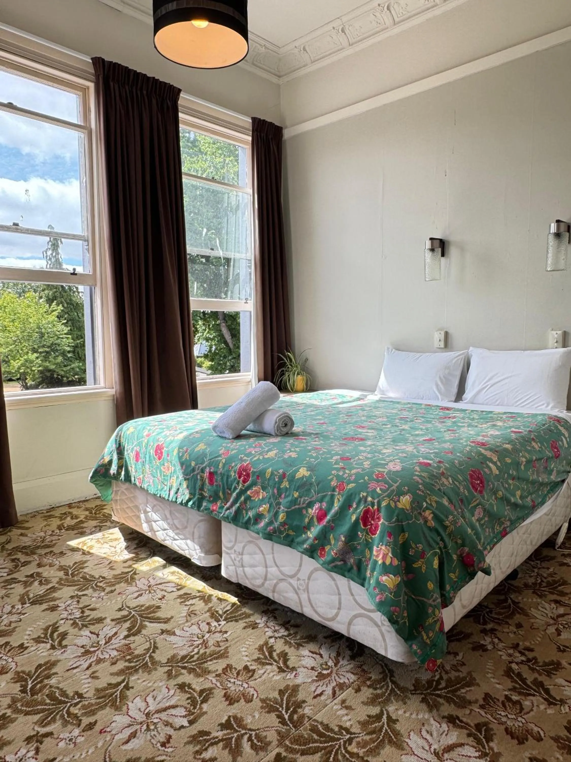 Bed in Gladstone Hotel