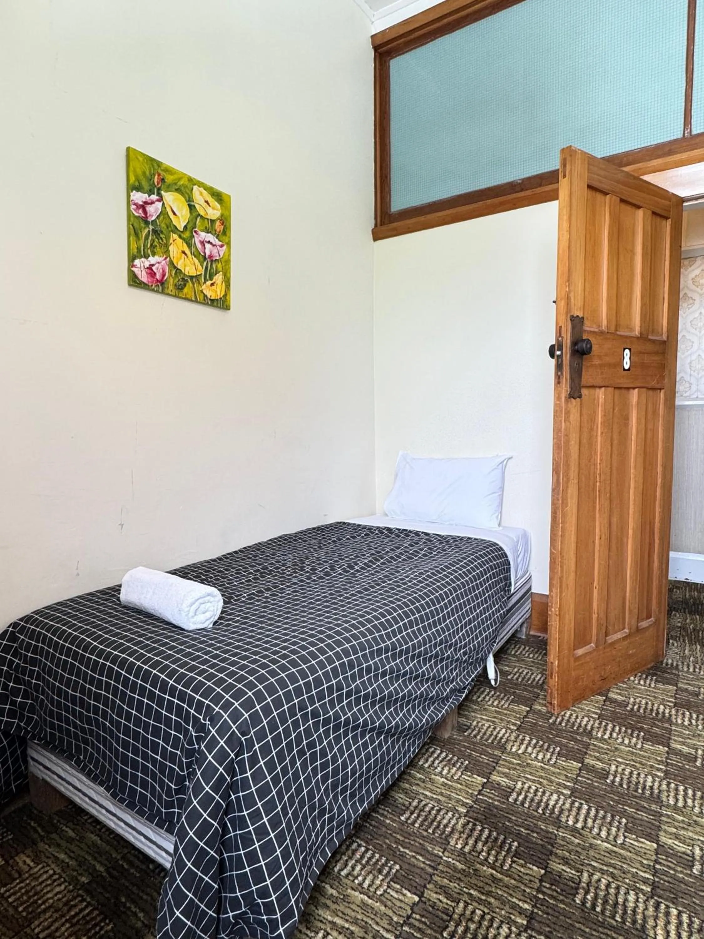 Bed in Gladstone Hotel