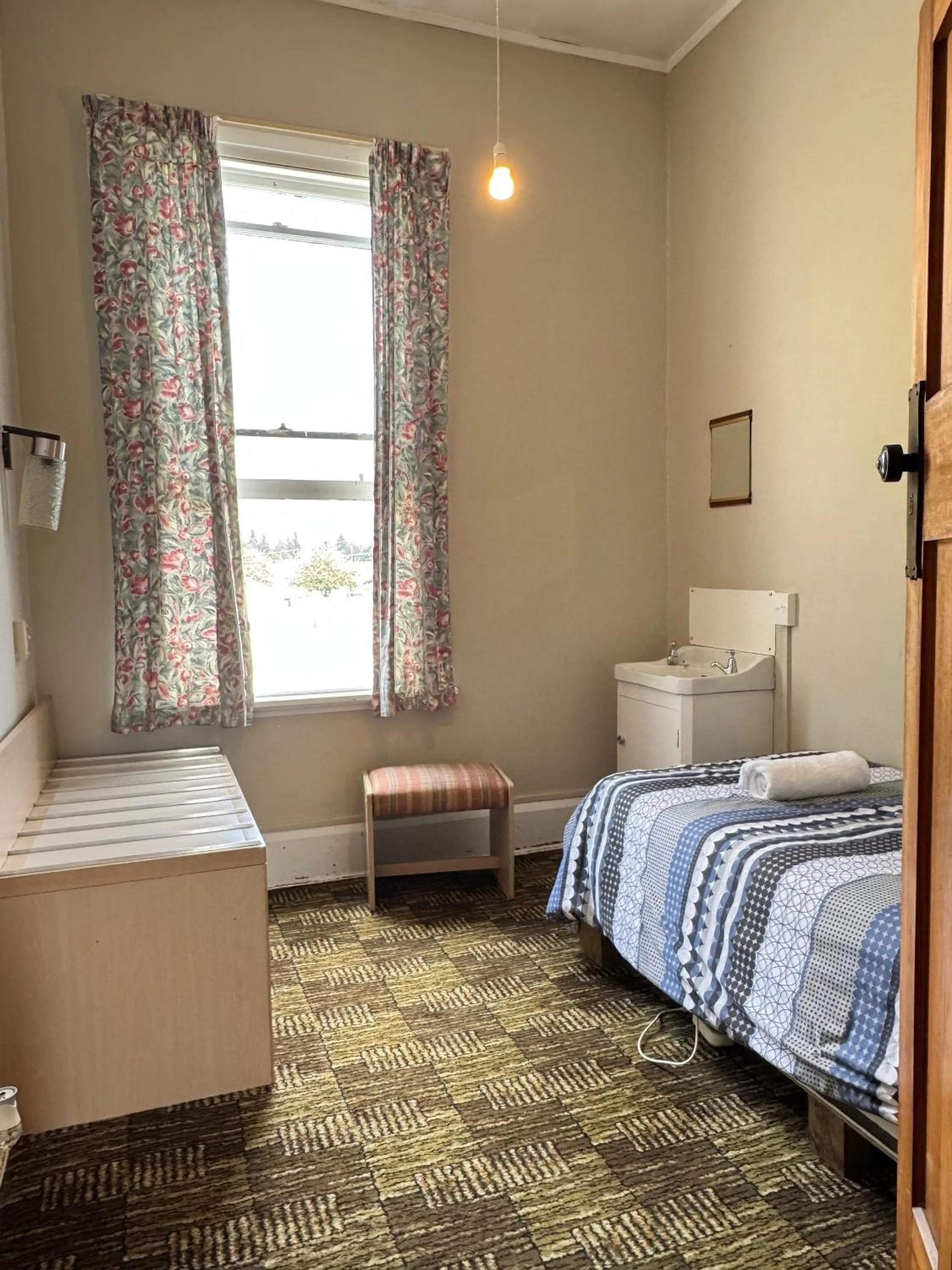 Bed in Gladstone Hotel