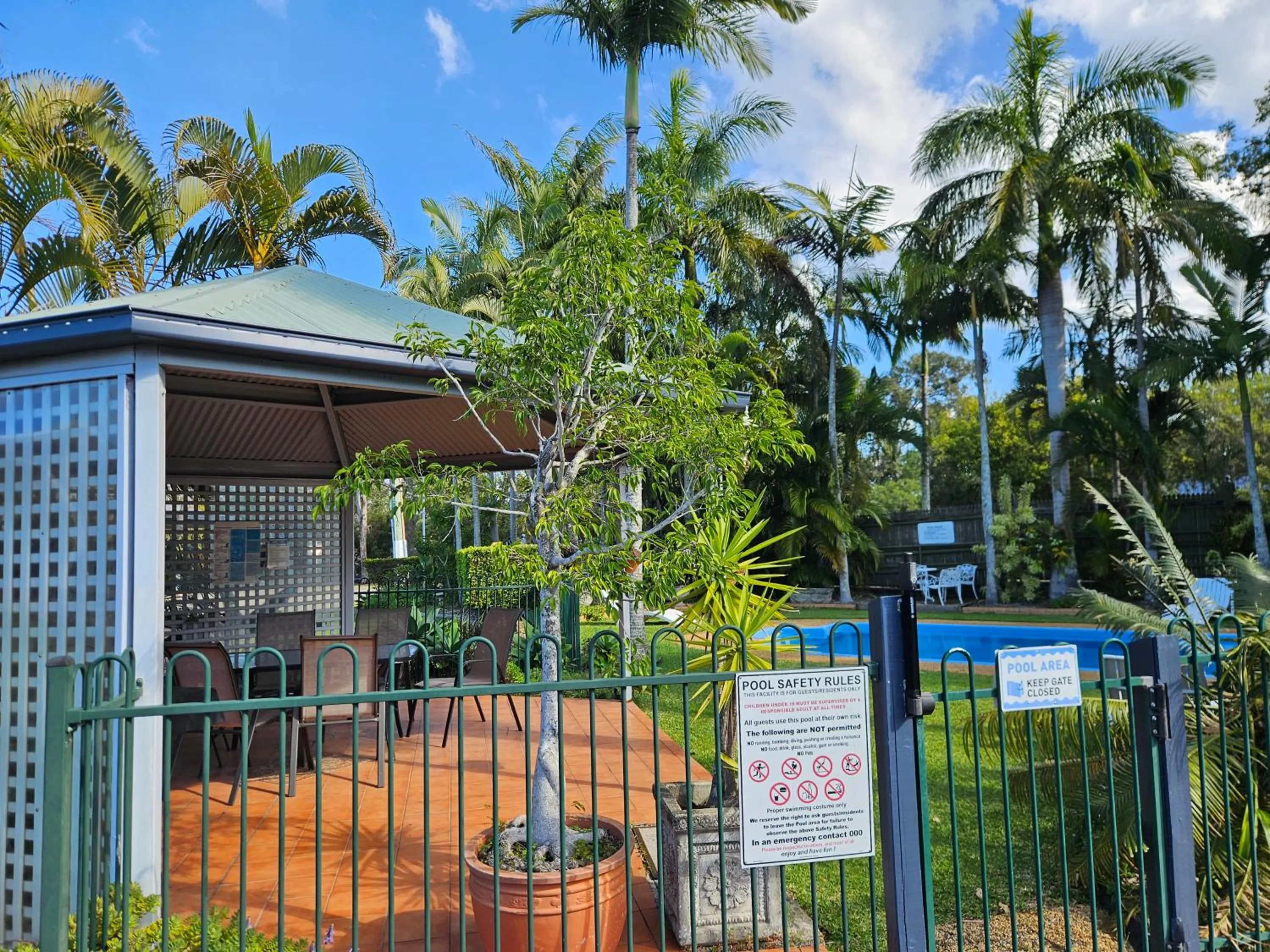 BBQ facilities in Cleveland Motor Inn