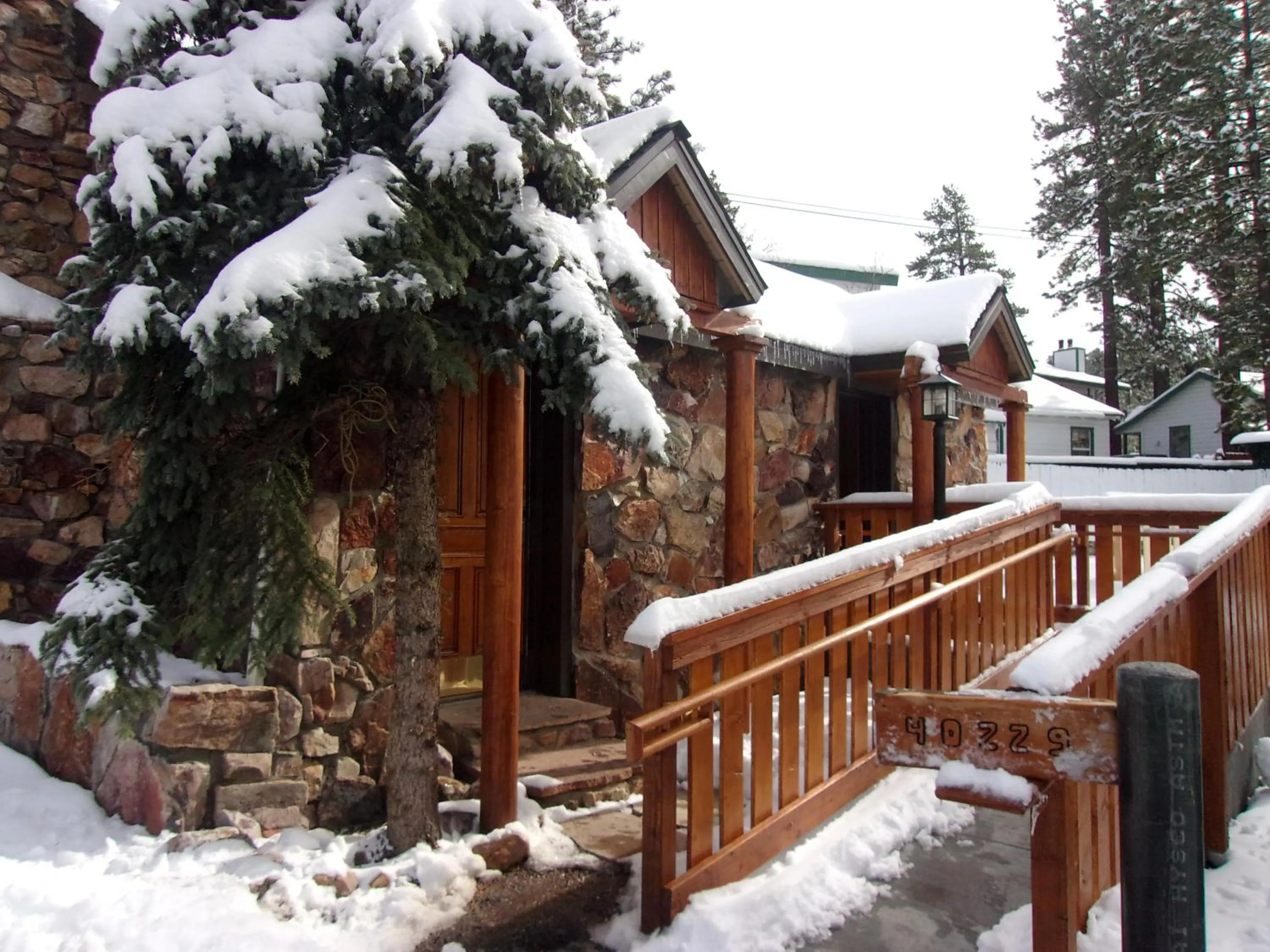Property building in Embers Lodge & Cabins