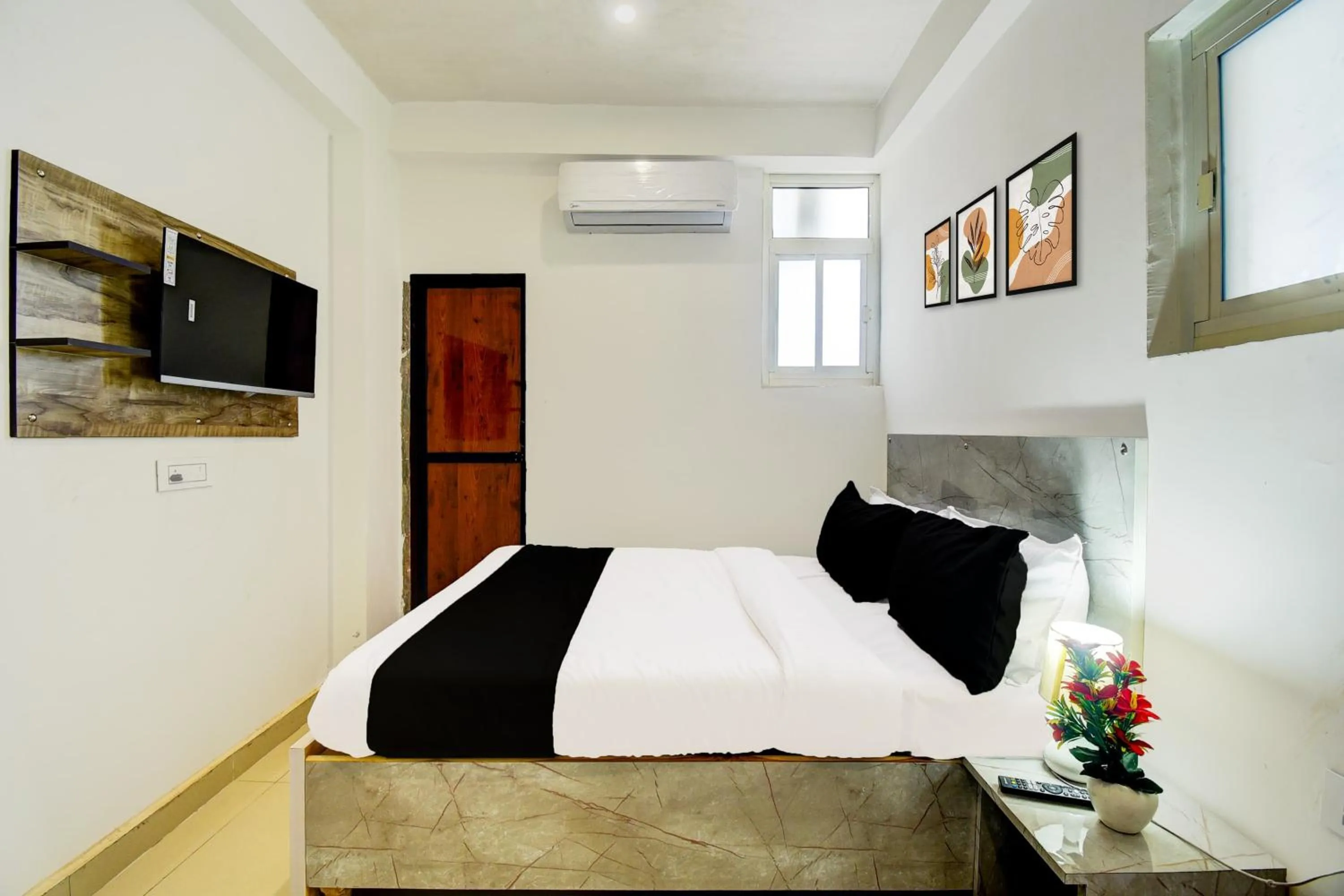 Bed in Hotel Aditya inn