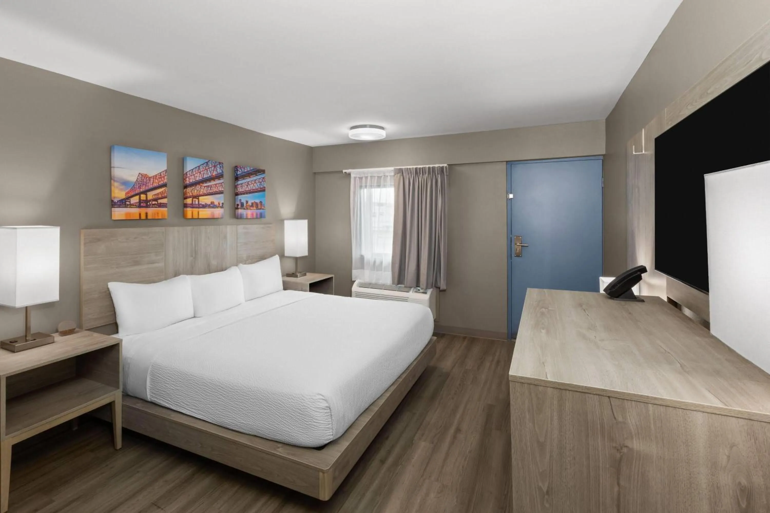 Photo of the whole room, Bed in Days Inn by Wyndham Kenner/New Orleans Airport South