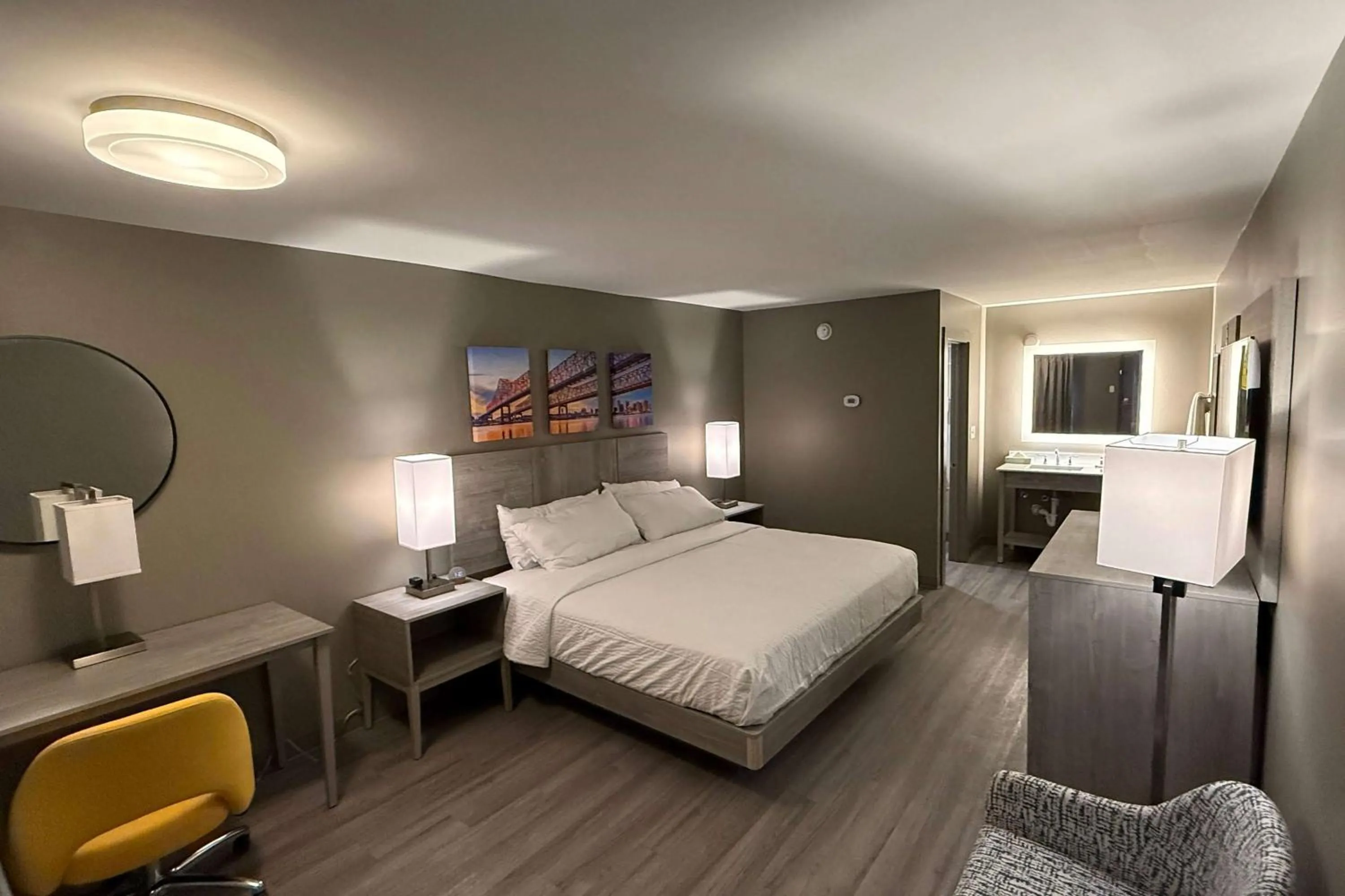Photo of the whole room, Bed in Days Inn by Wyndham Kenner/New Orleans Airport South