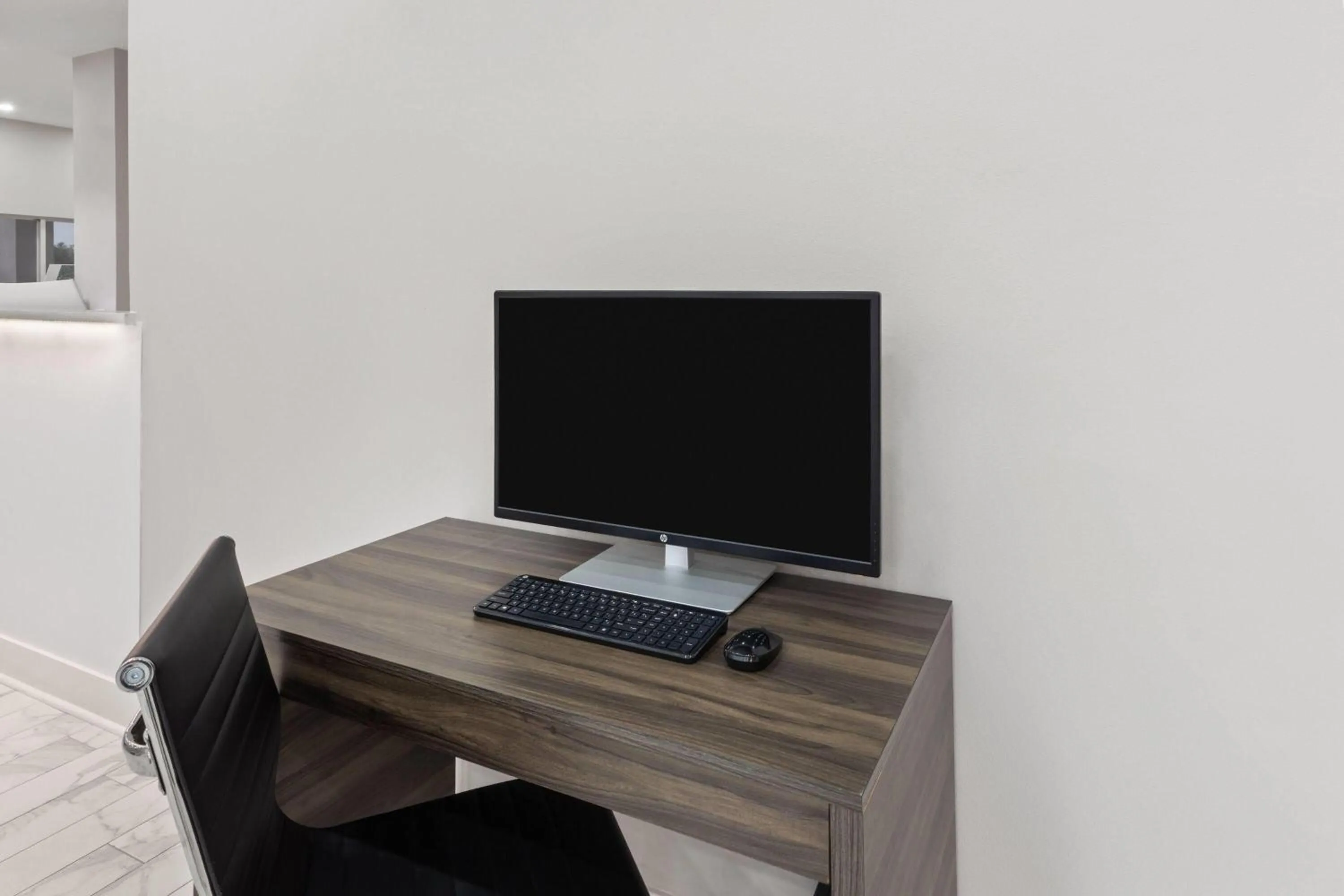 Business facilities in Days Inn by Wyndham Kenner/New Orleans Airport South