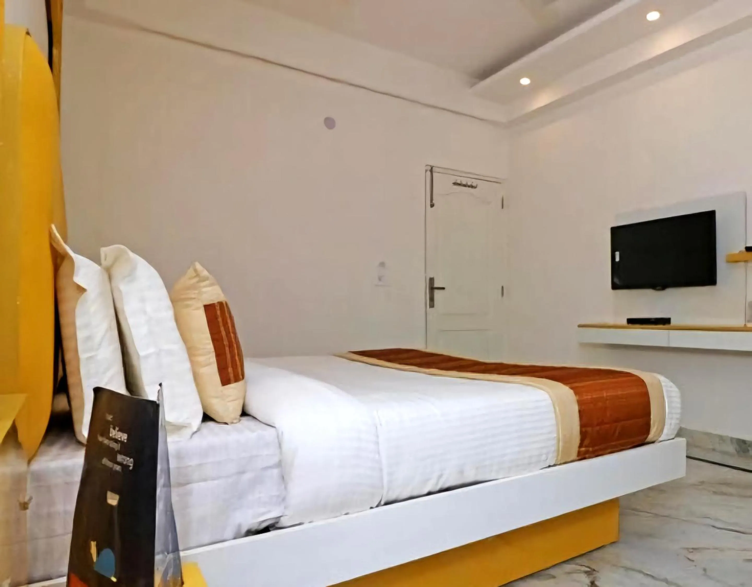 Standard Single Room in Hotel Leo Continental