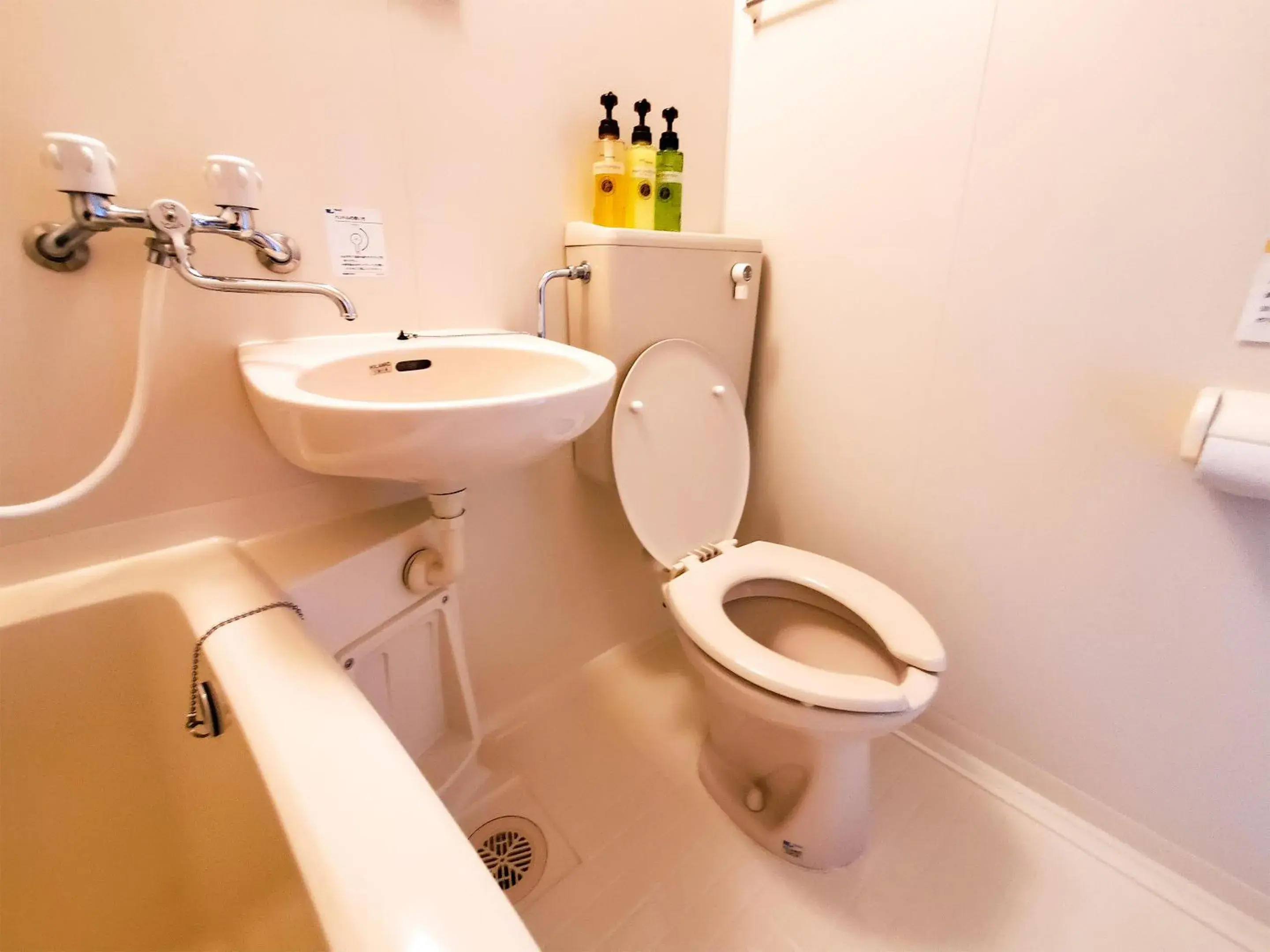 Twin Room with Bathroom - single occupancy in Pension Gooseberry Twin Room with Bathroom - single occupancy in Pension Gooseberry