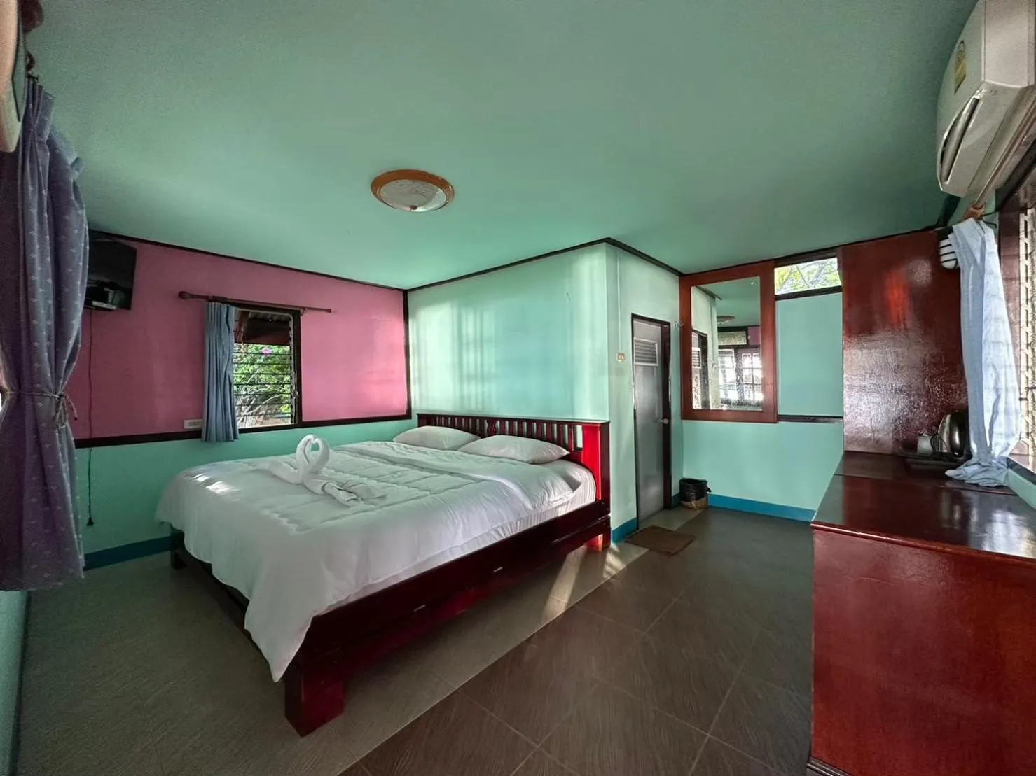 Bed in Yataa Spa and Resort