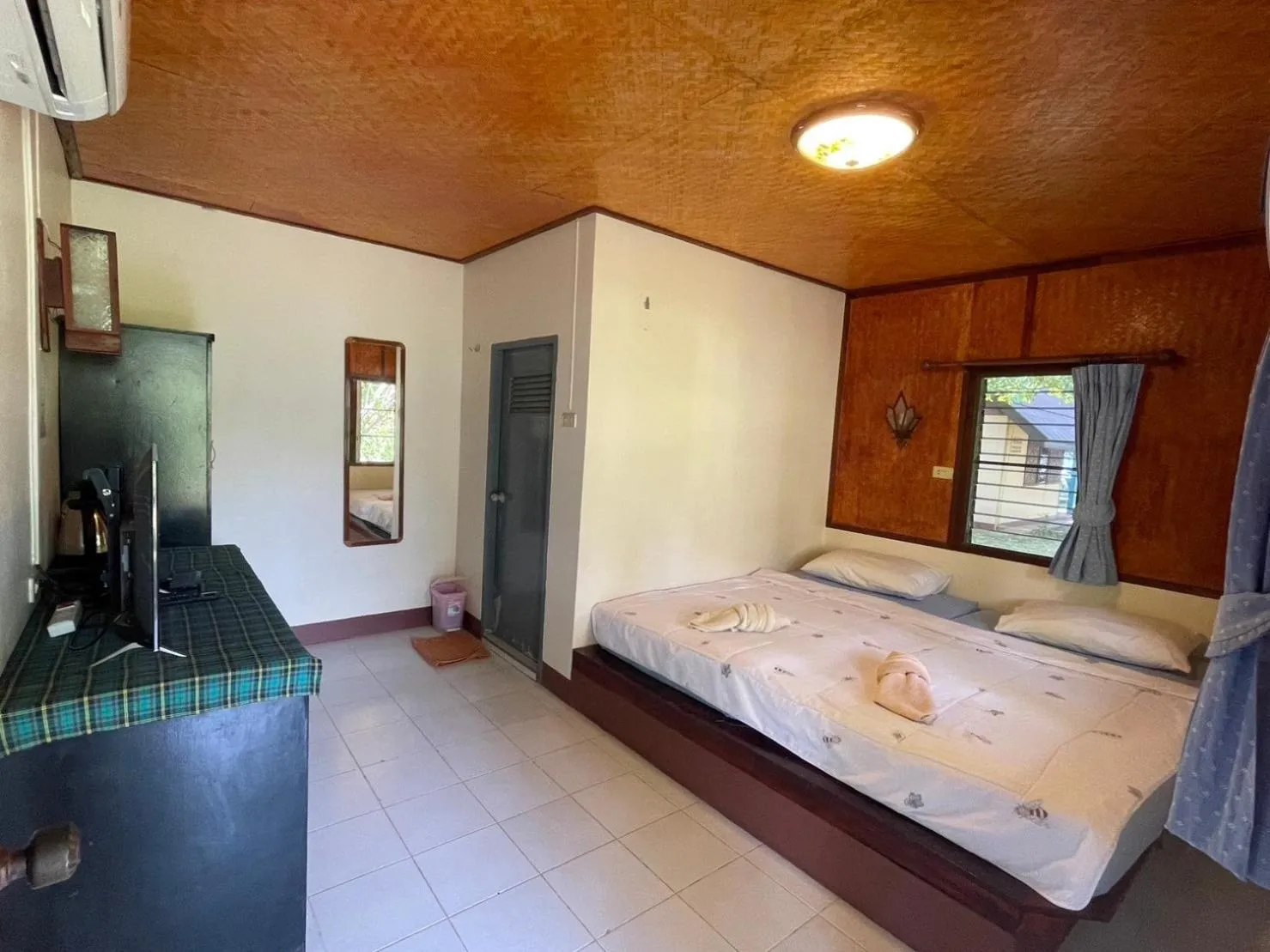 Bed in Yataa Spa and Resort