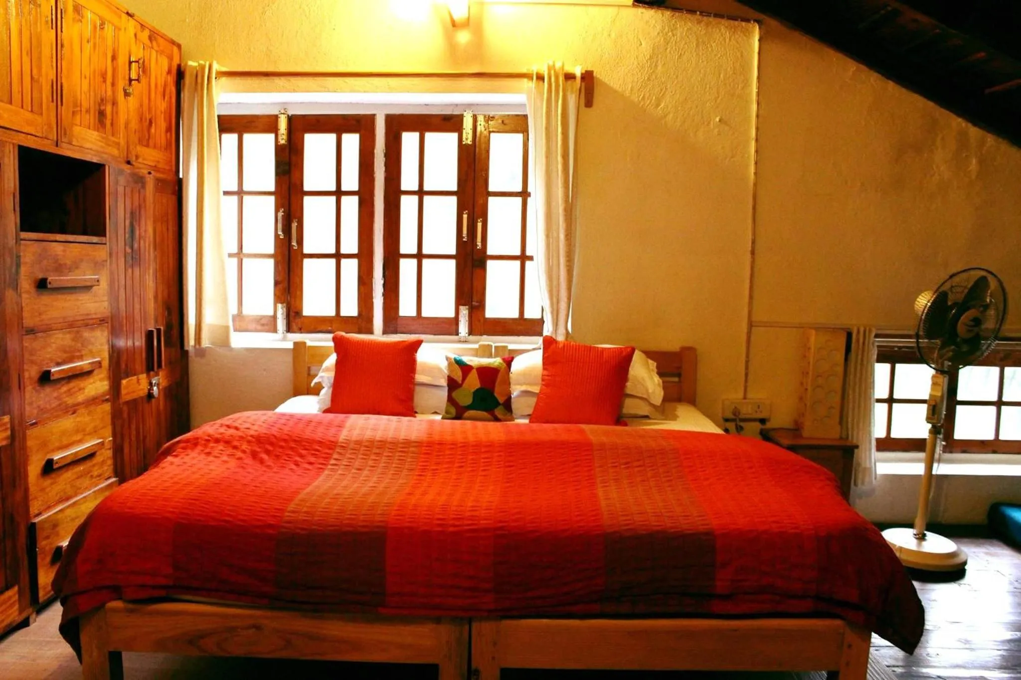 Photo of the whole room in Fredy's Bungalow near Nainital