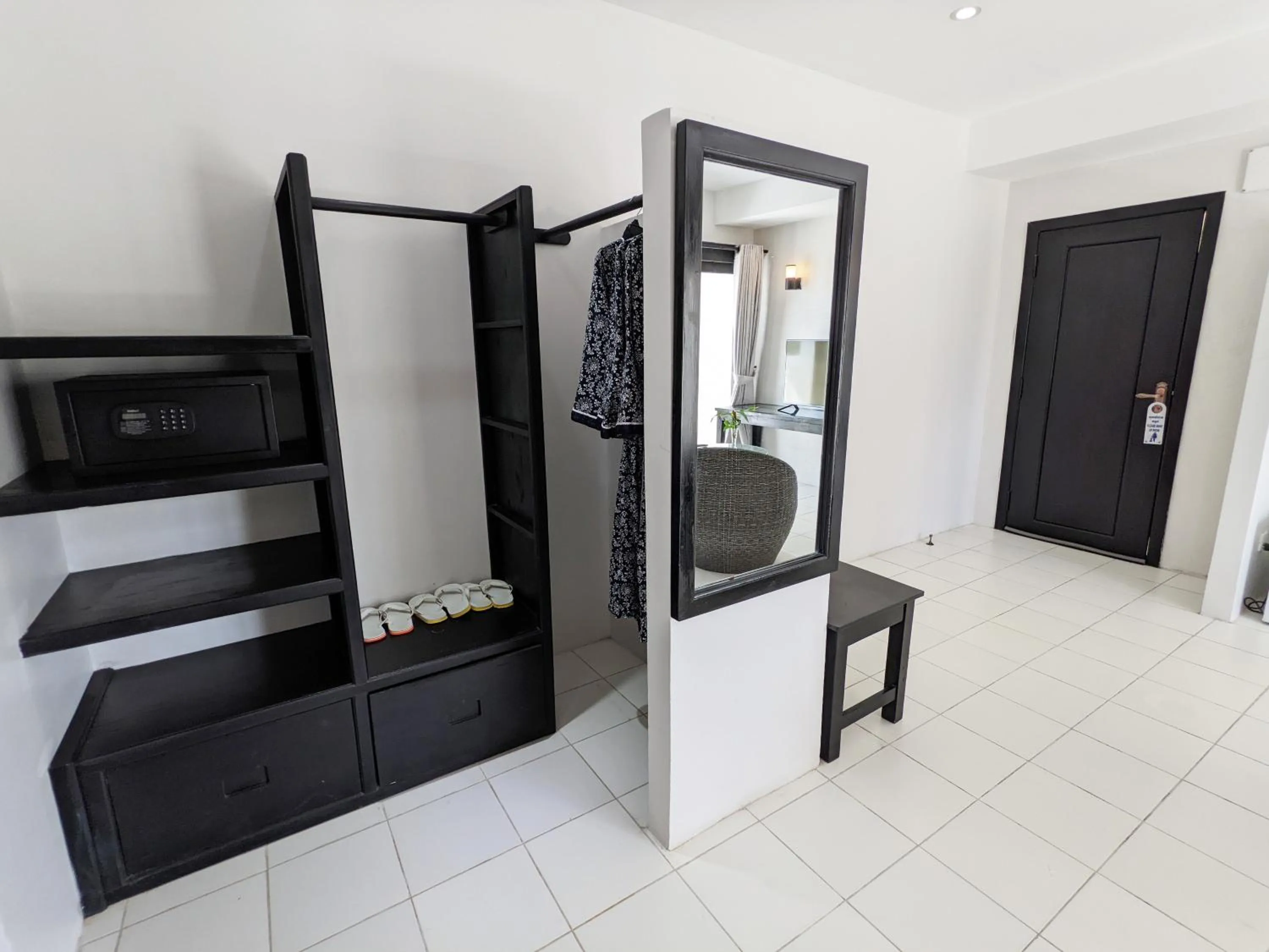 wardrobe in Mary Beach Hotel & Resort