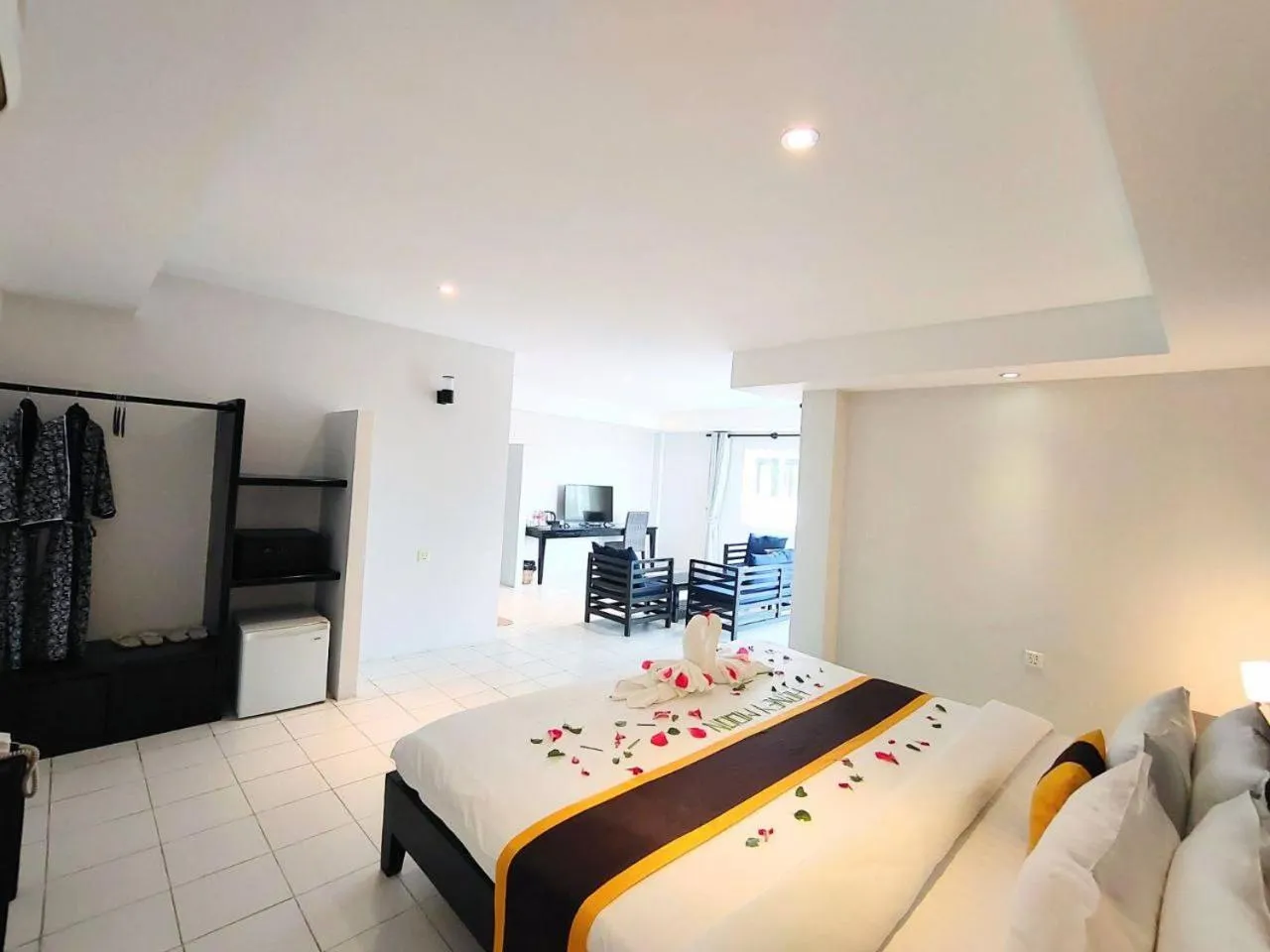 Bedroom, Bed in Mary Beach Hotel & Resort