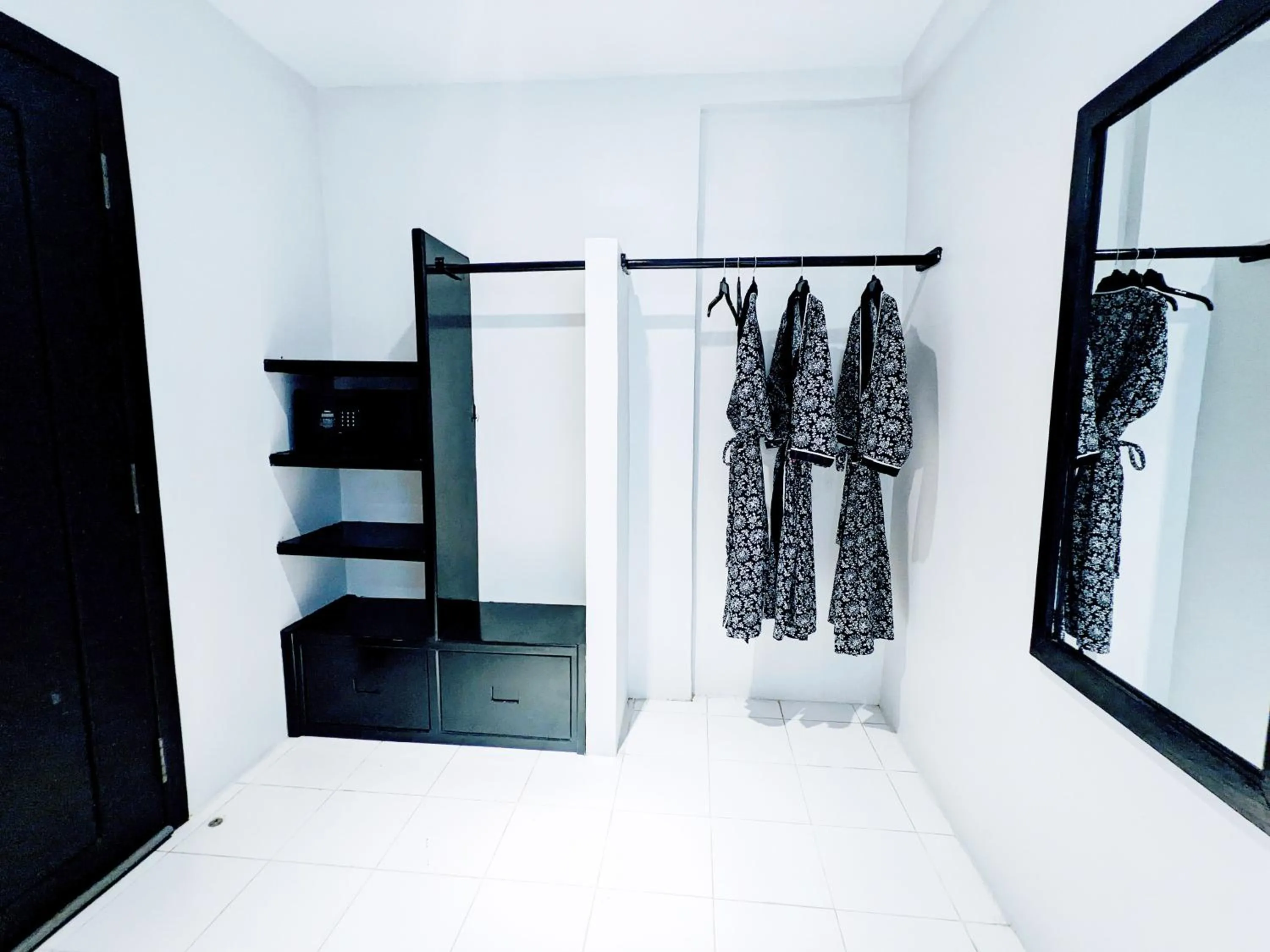 wardrobe in Mary Beach Hotel & Resort