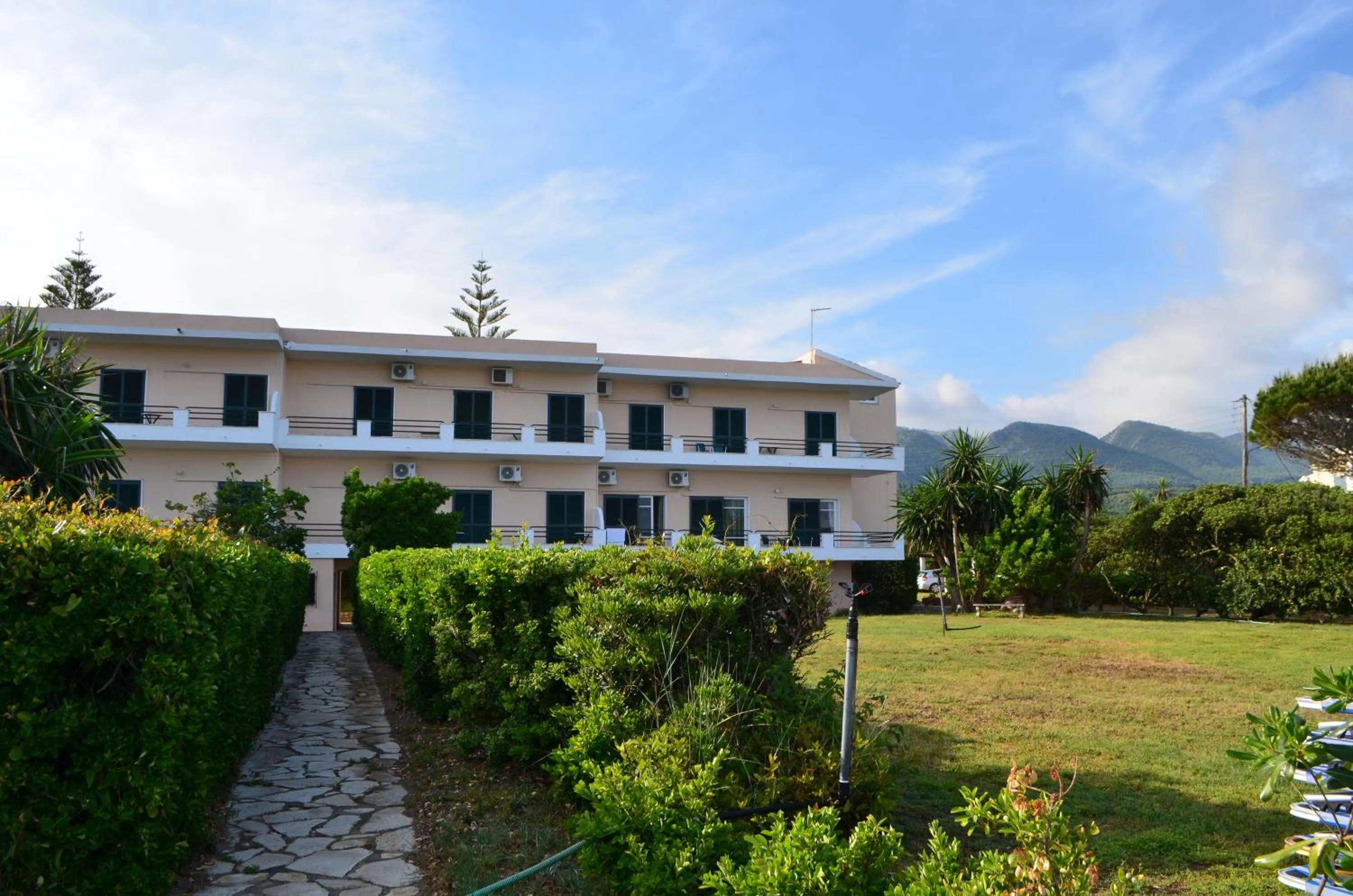 Property building in Akti Anastasia