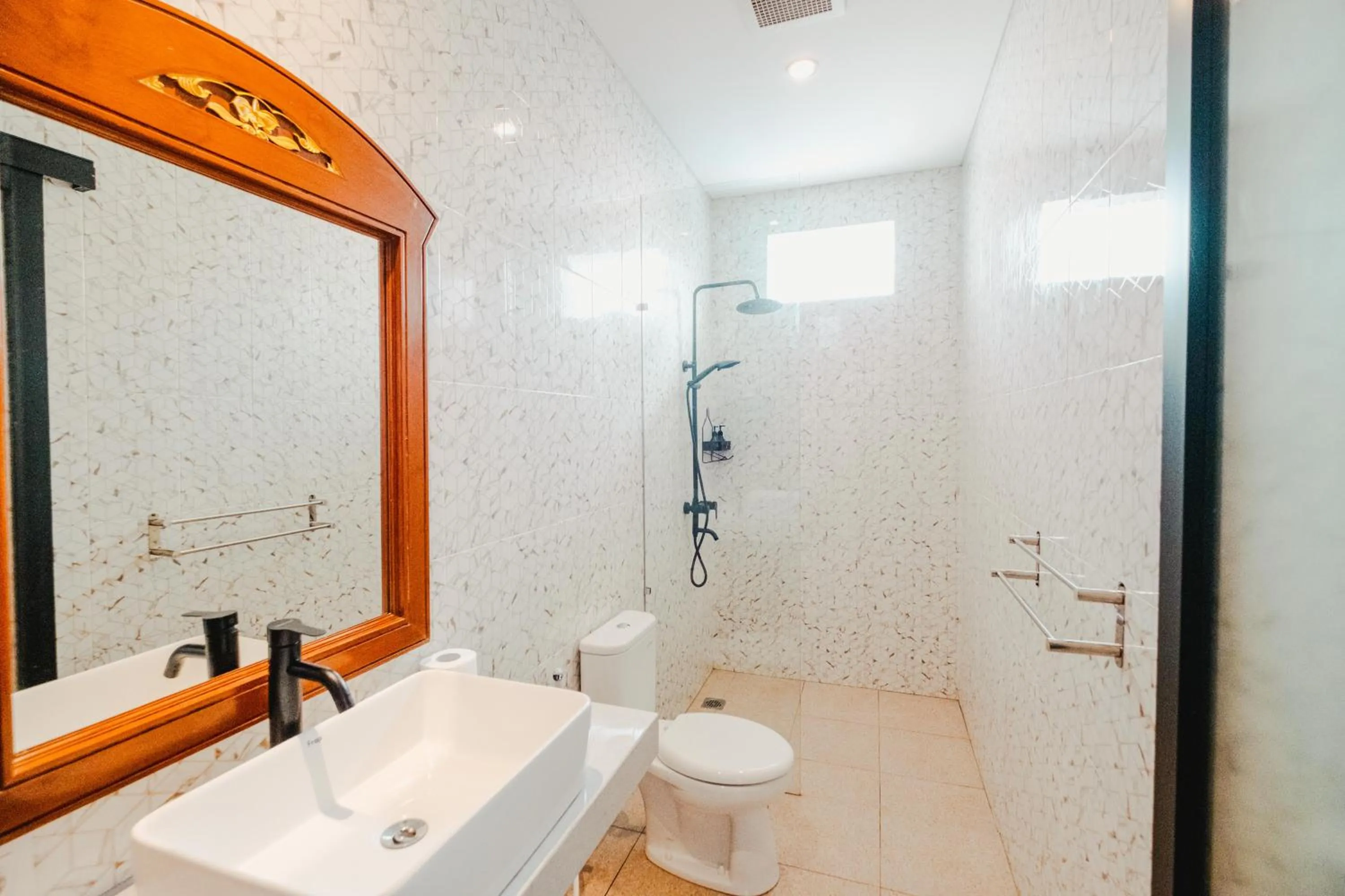 Shower in Turtle Shelter Guest House