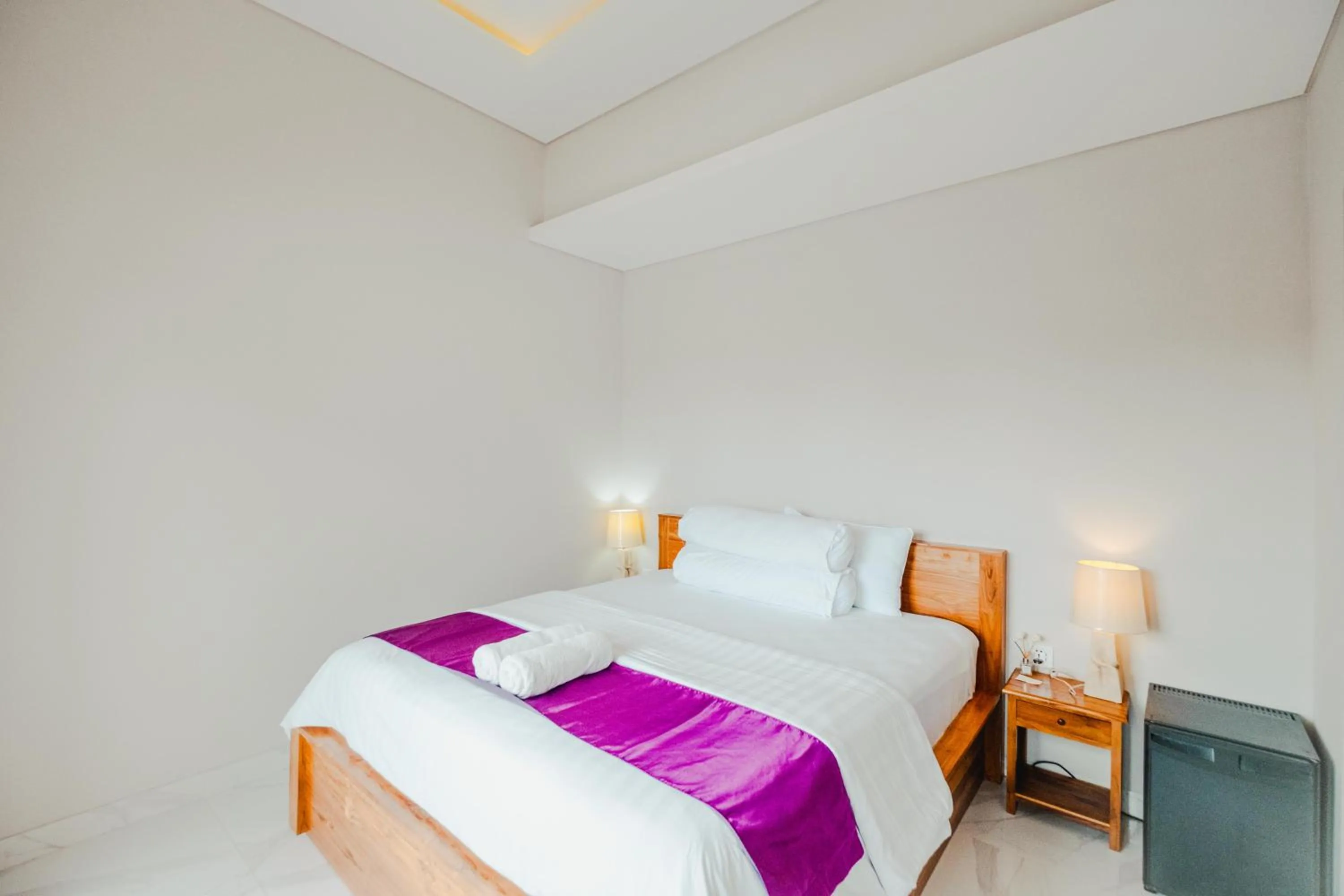 Bed in Turtle Shelter Guest House