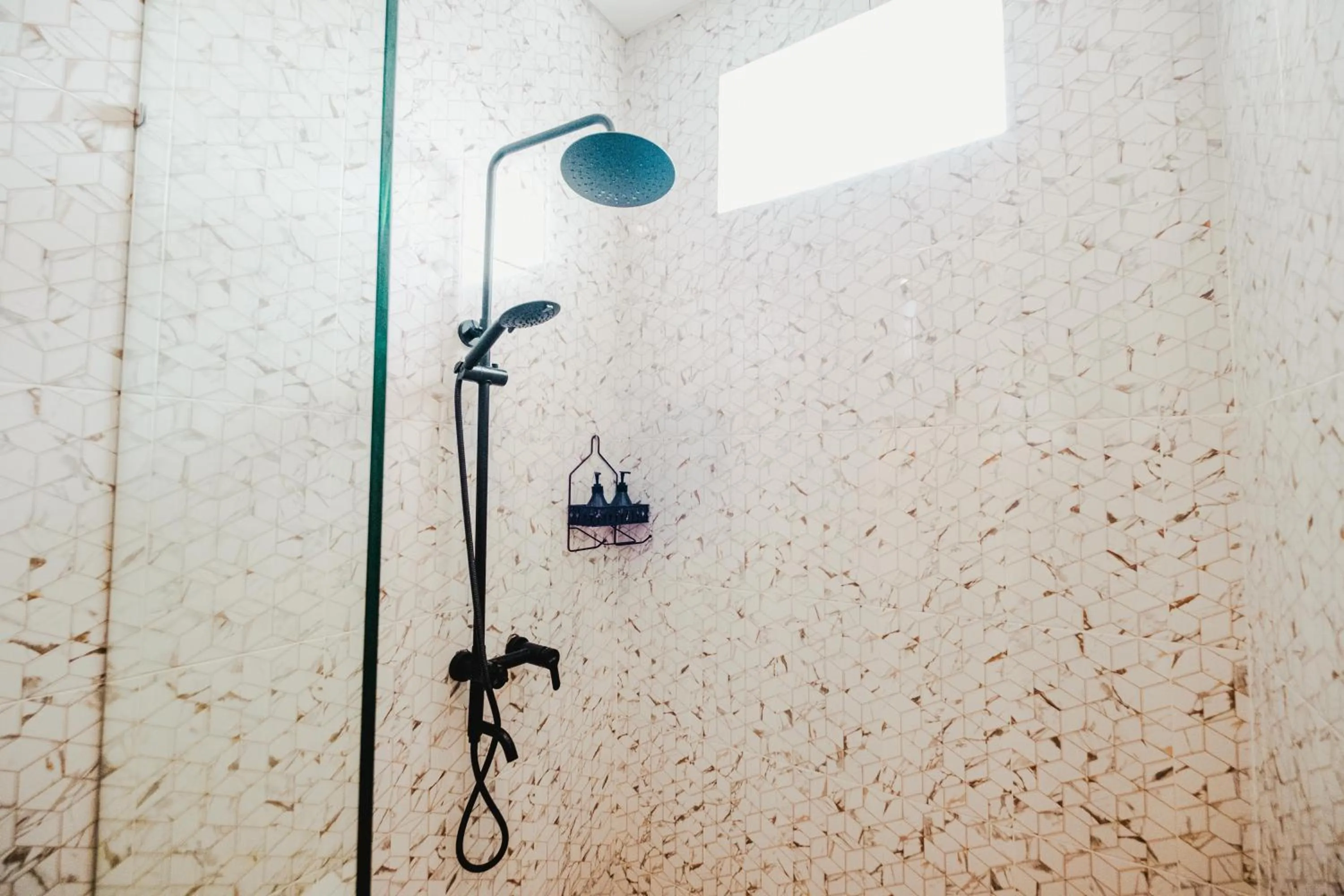 Shower in Turtle Shelter Guest House