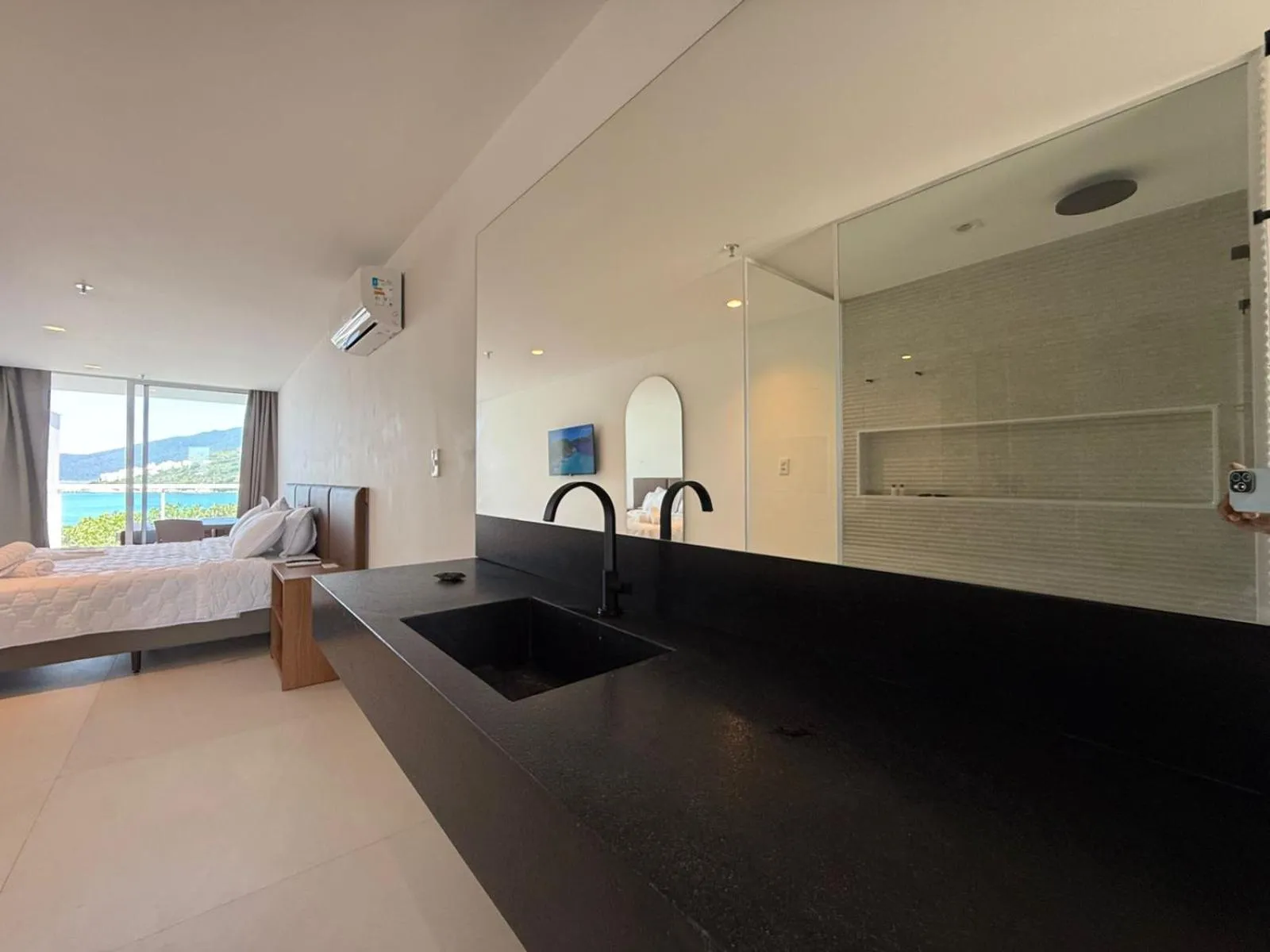 Bathroom, Bed in Arraial Concept Hotel