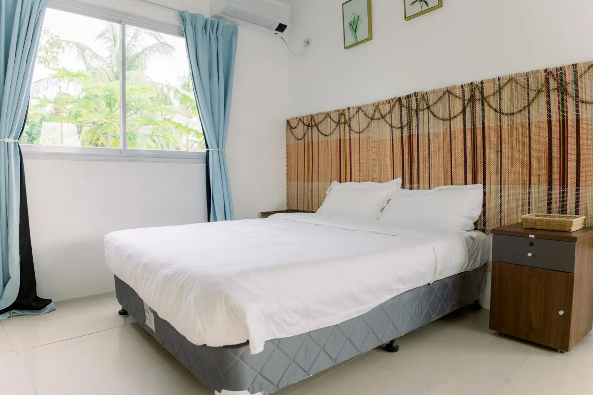 Bed in 8 Plus Beach Resort