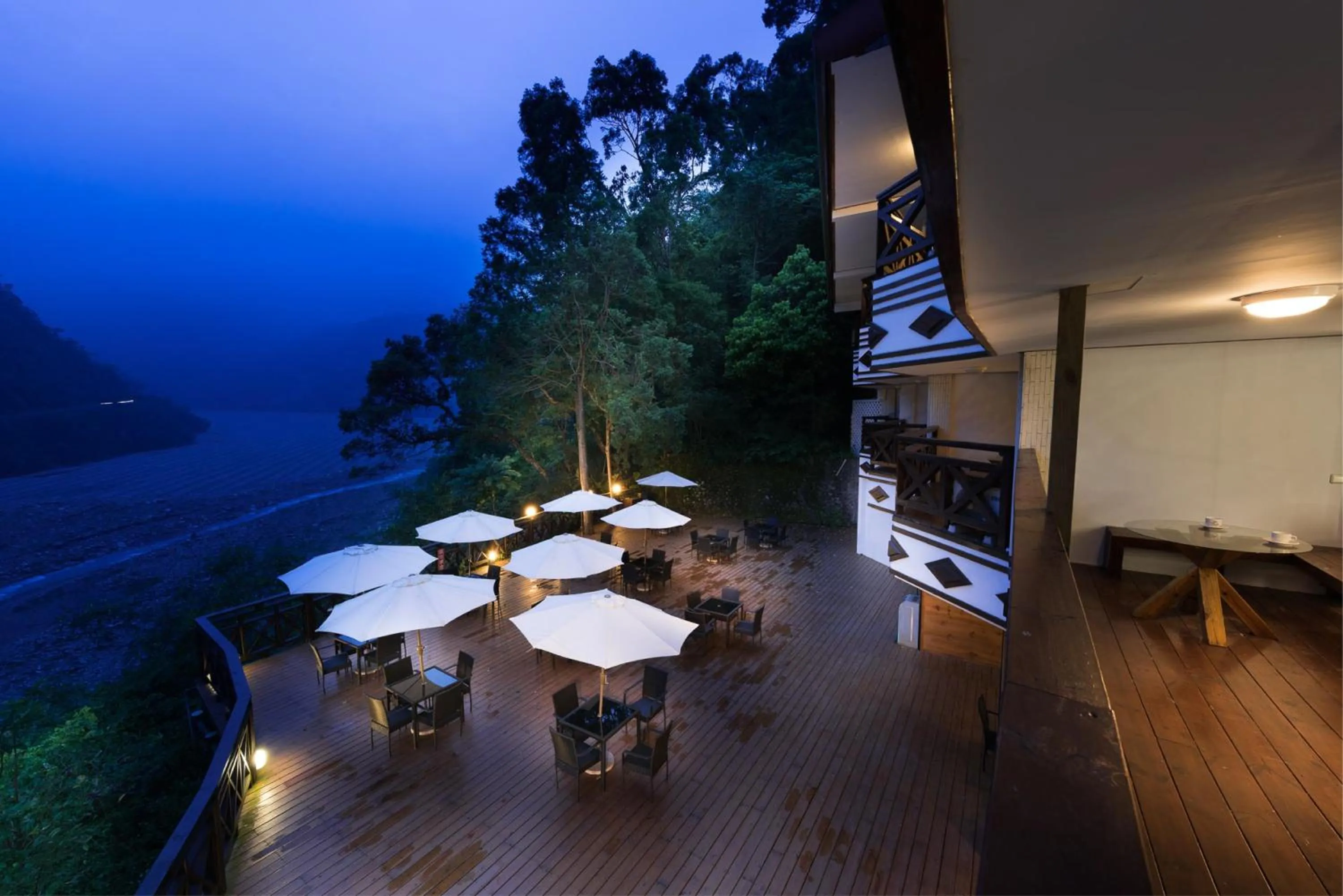 Night in Chilan Hotel