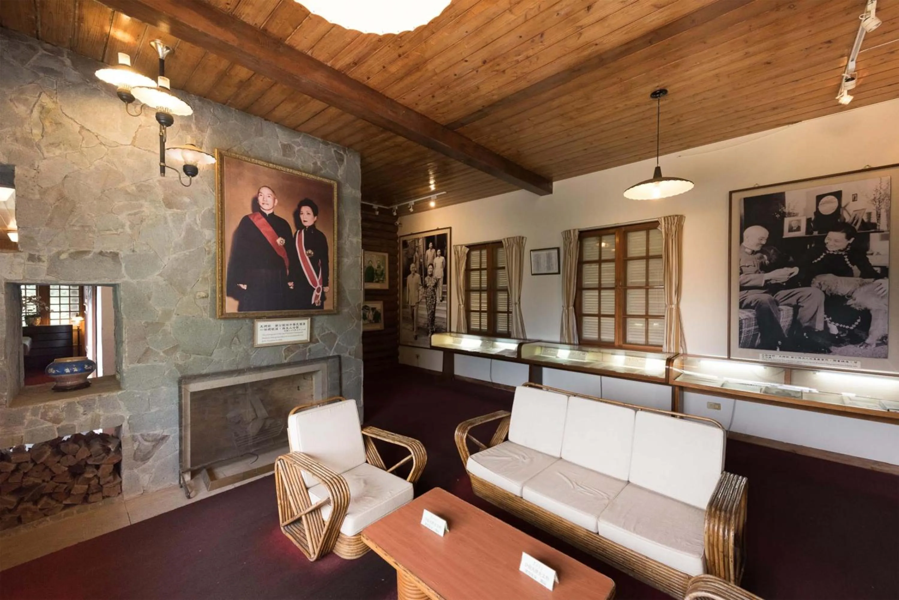 Seating area in Chilan Hotel