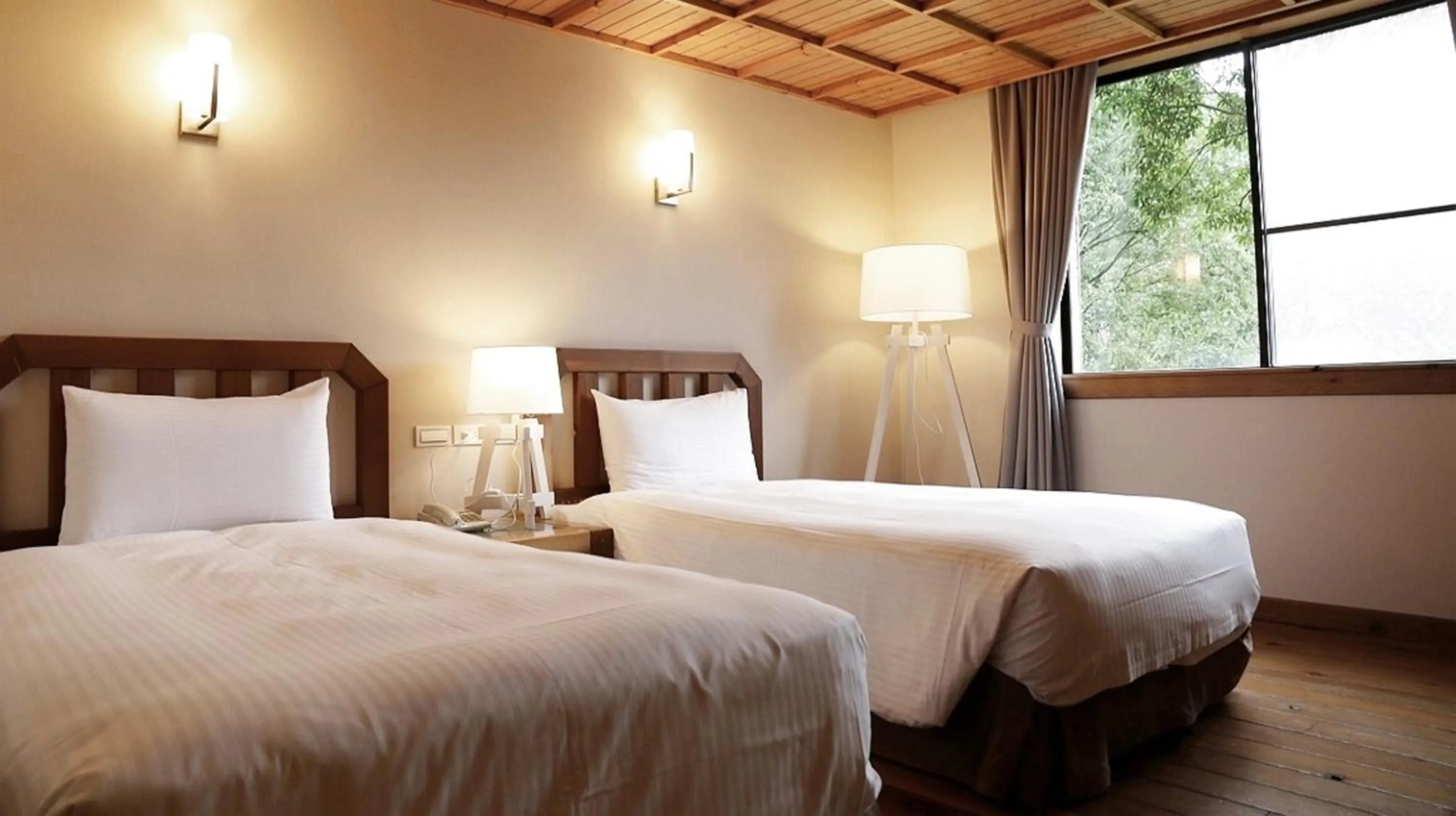 Photo of the whole room, Bed in Chilan Hotel