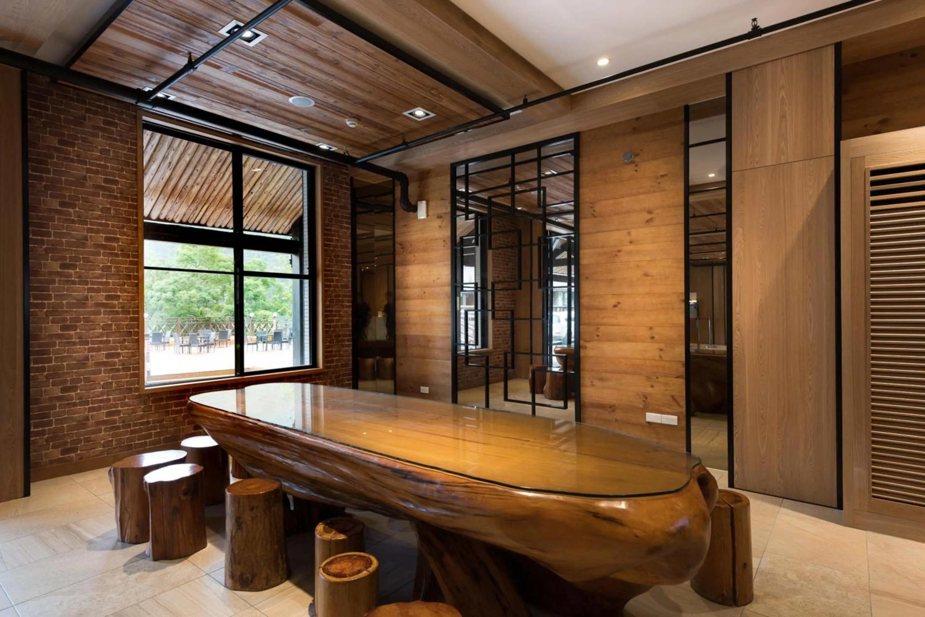 Restaurant/places to eat in Chilan Hotel