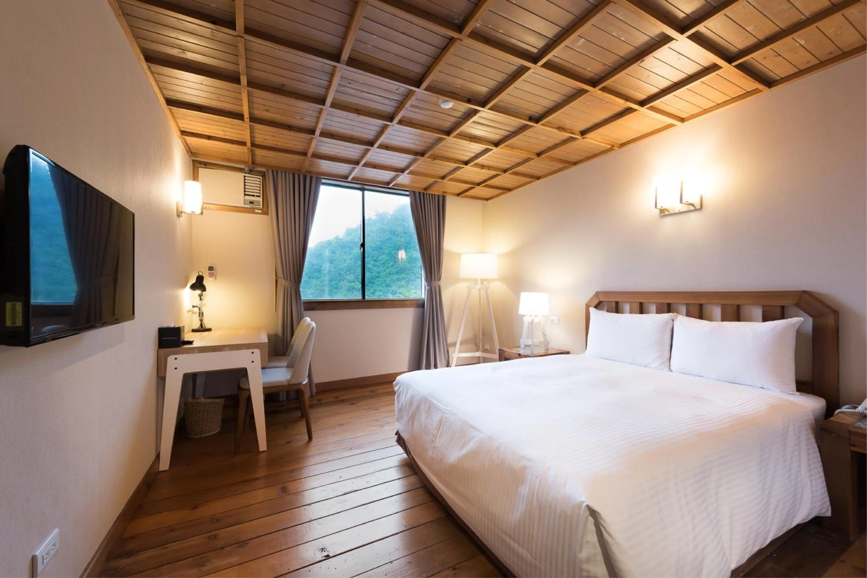 Bedroom, Bed in Chilan Hotel