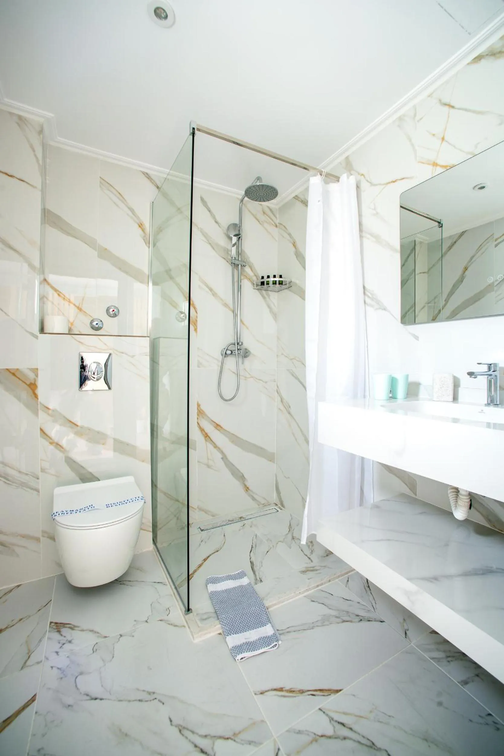 Shower in Corfu Maris