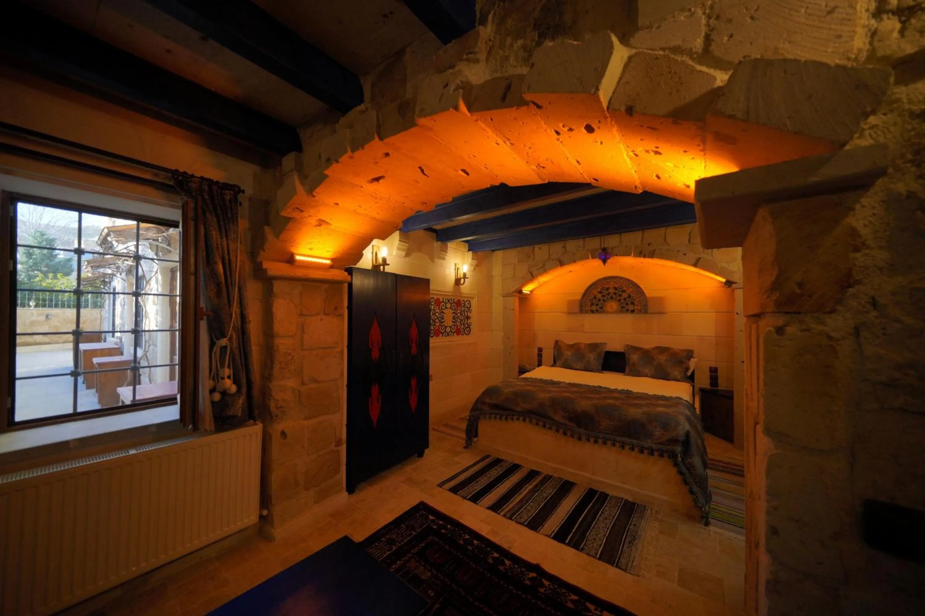 Photo of the whole room, Bed in Alaturca House