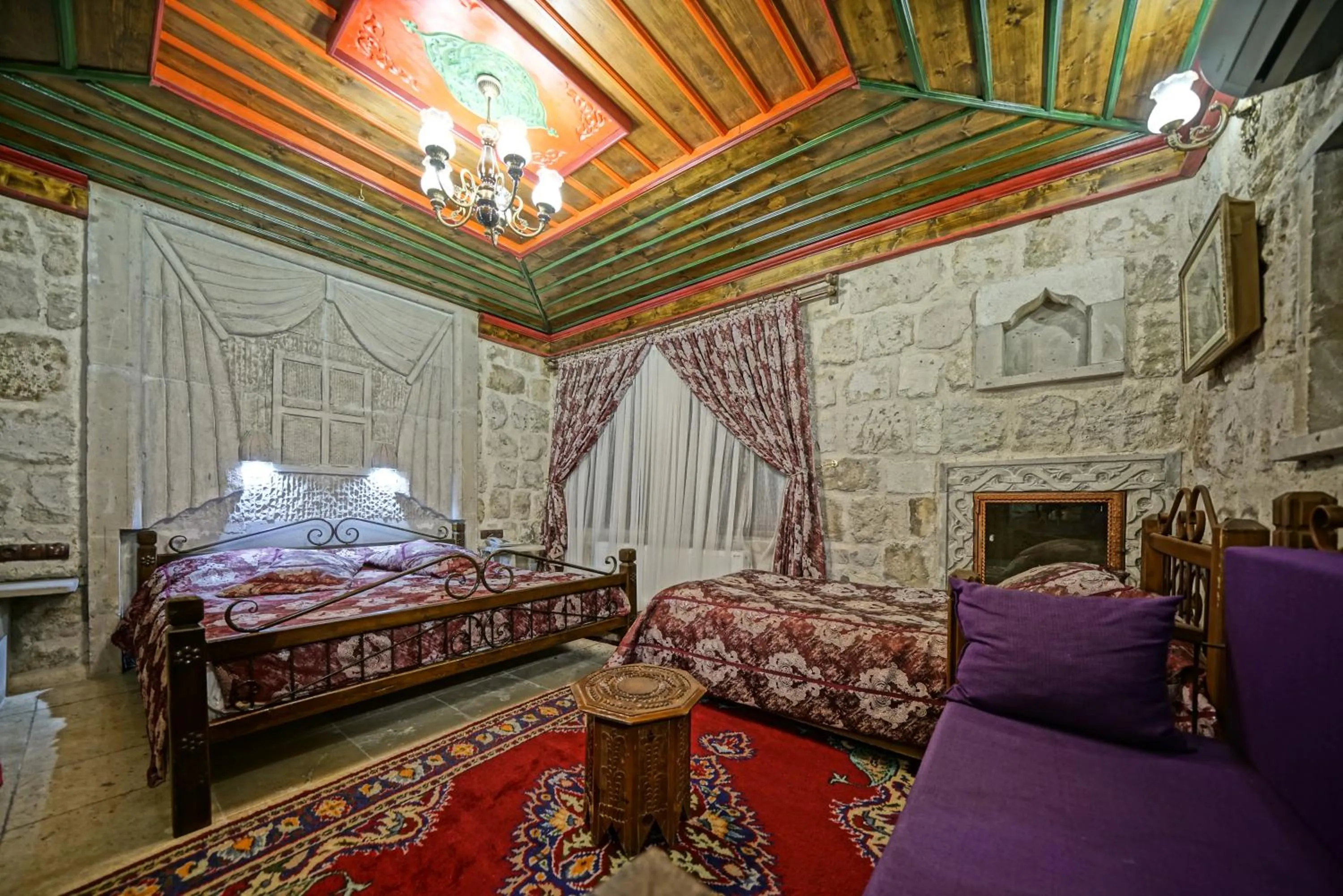 Photo of the whole room, Bed in Alaturca House