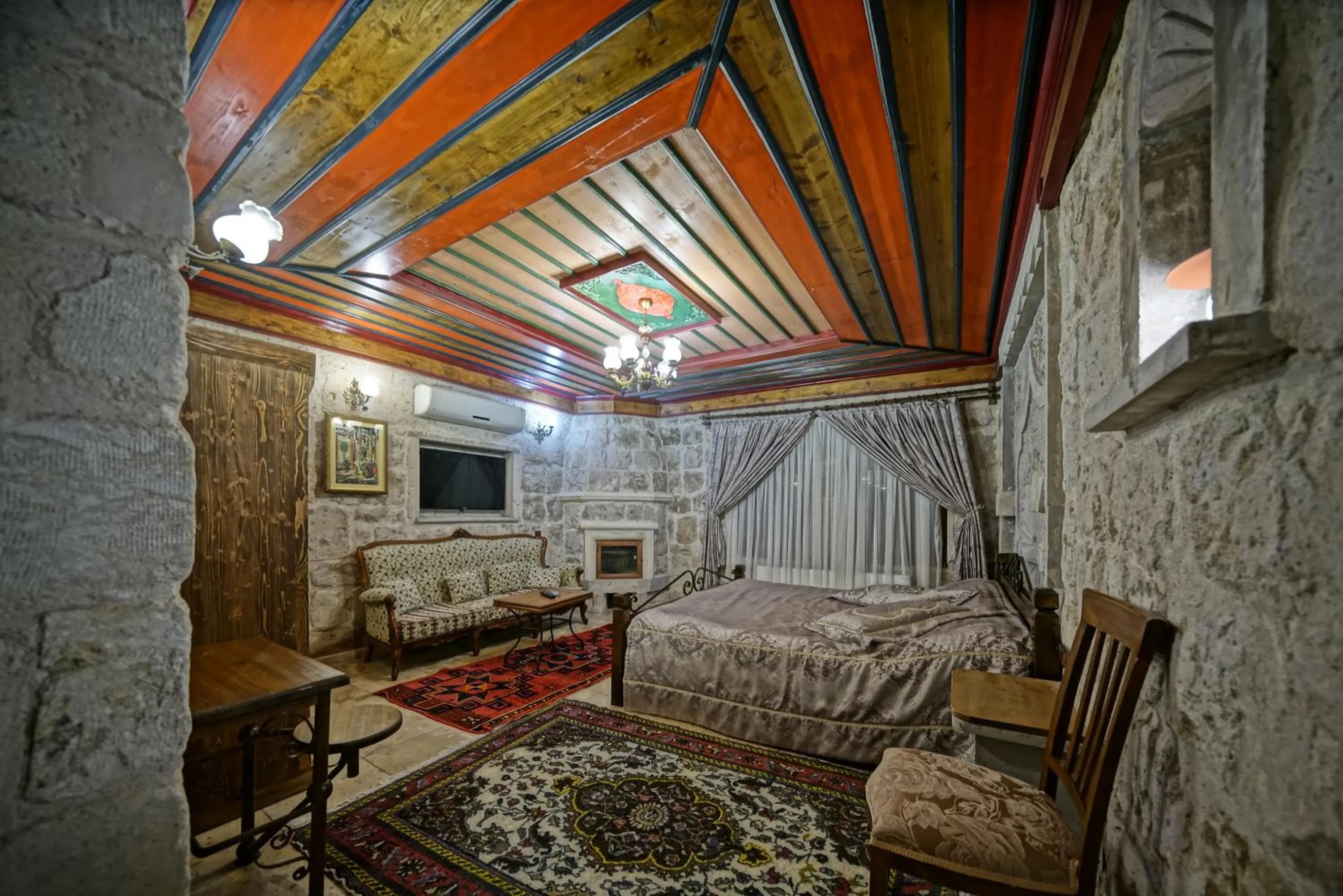 Photo of the whole room in Alaturca House