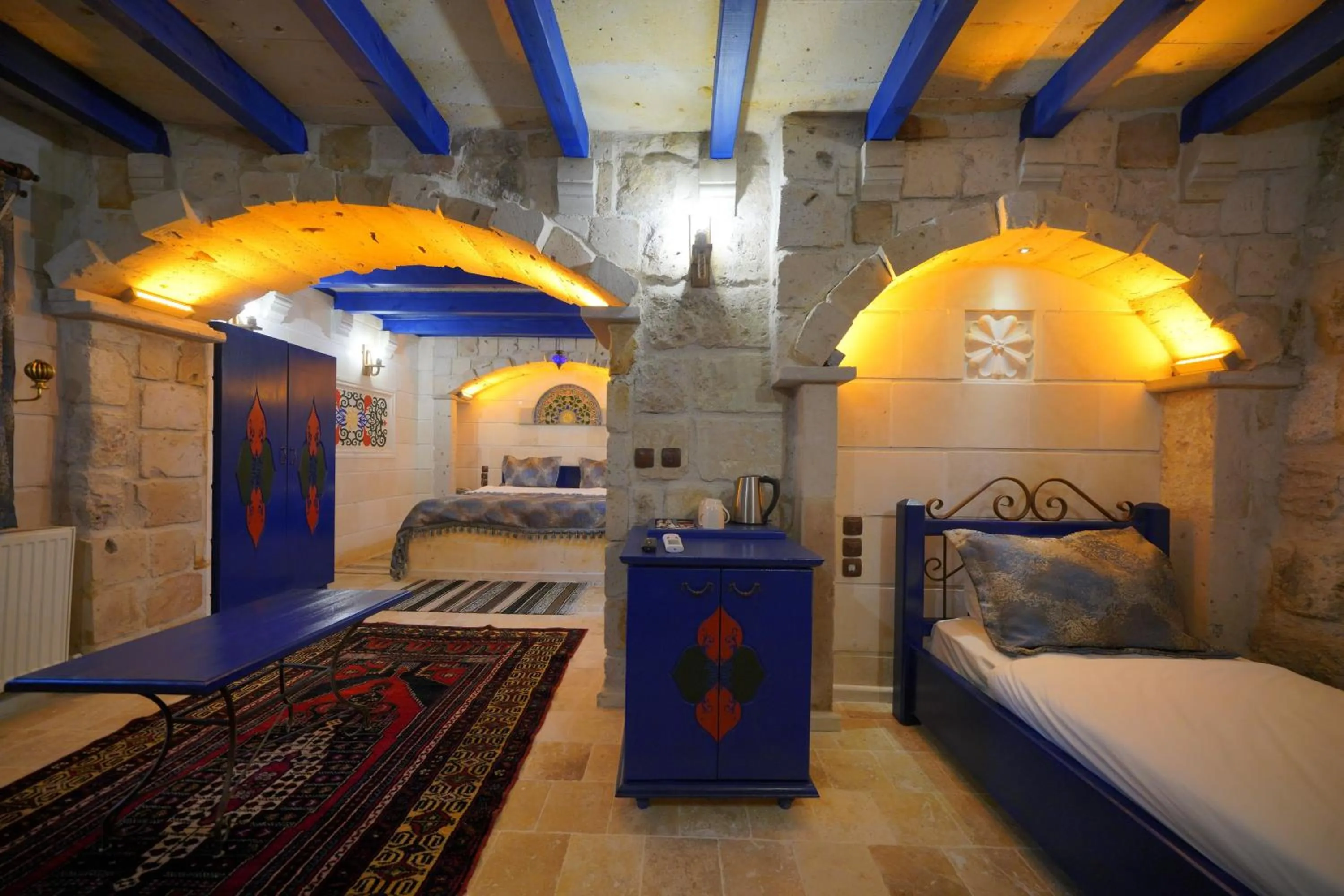 Photo of the whole room, Bed in Alaturca House