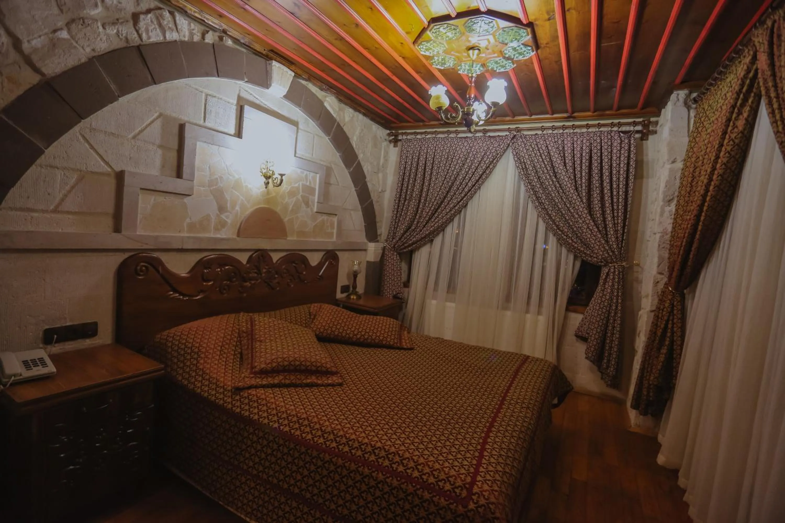 Photo of the whole room, Bed in Alaturca House
