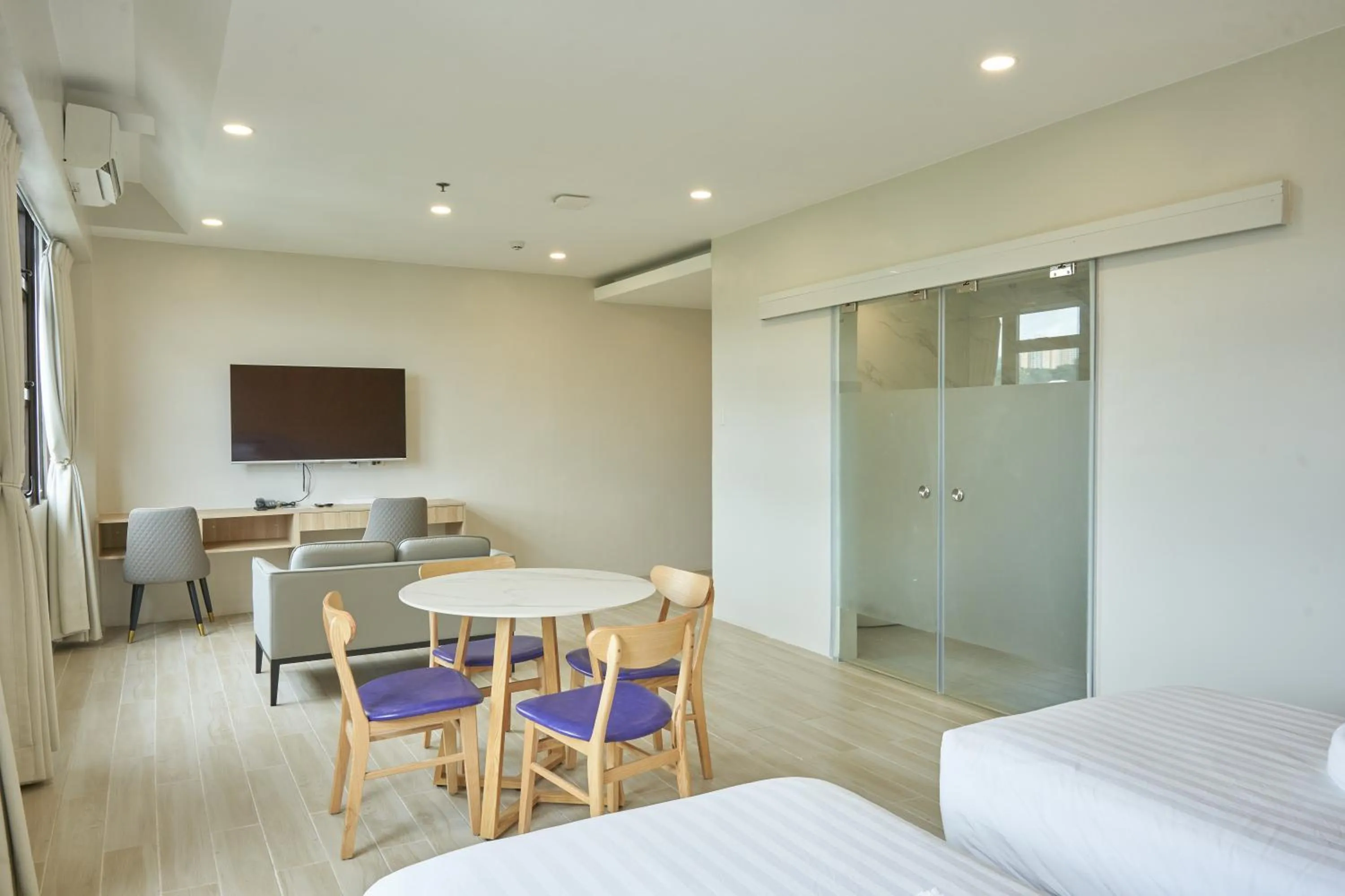 Bed in Treewoods Residences