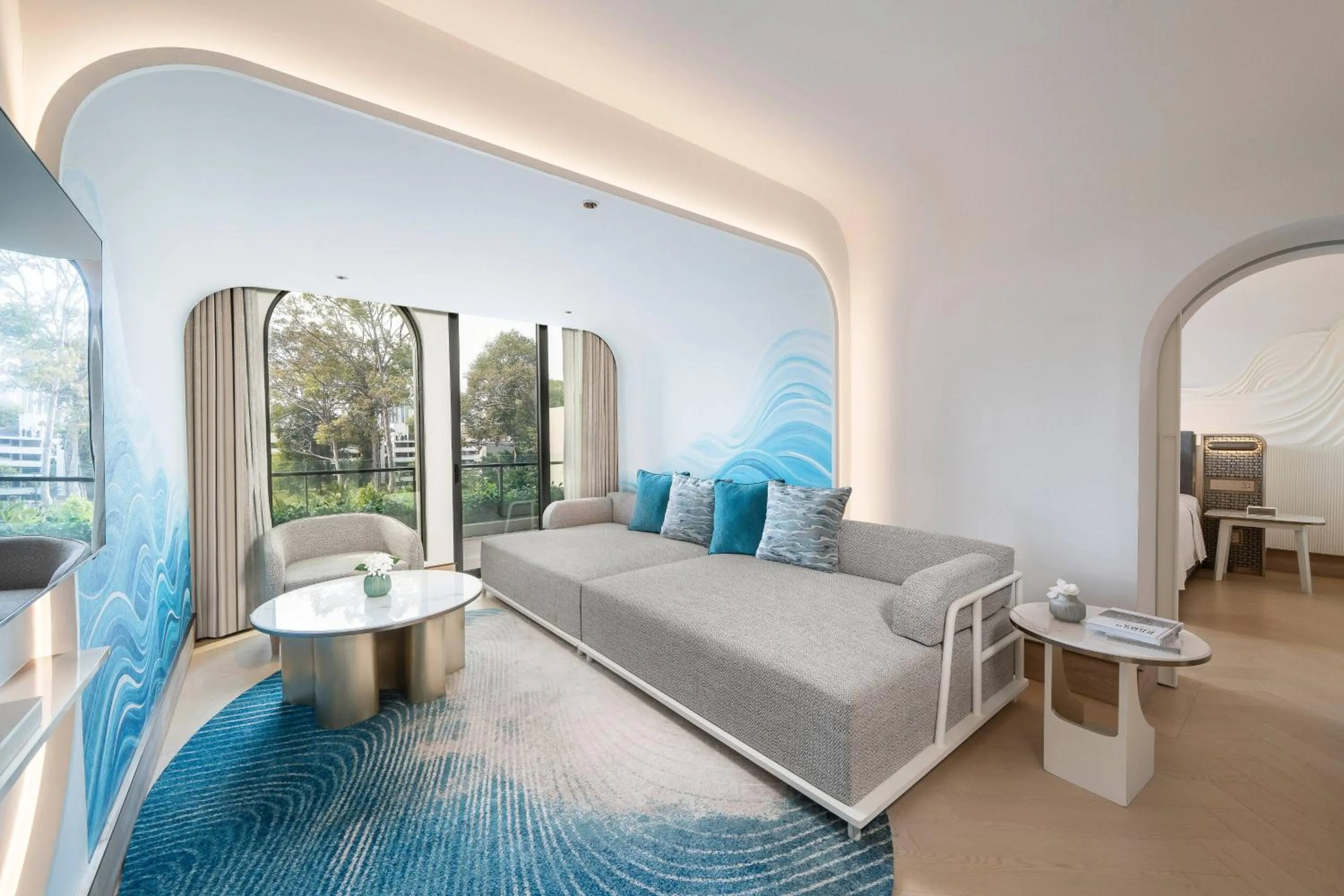 Property building, Bed in Meliá Pattaya Hotel