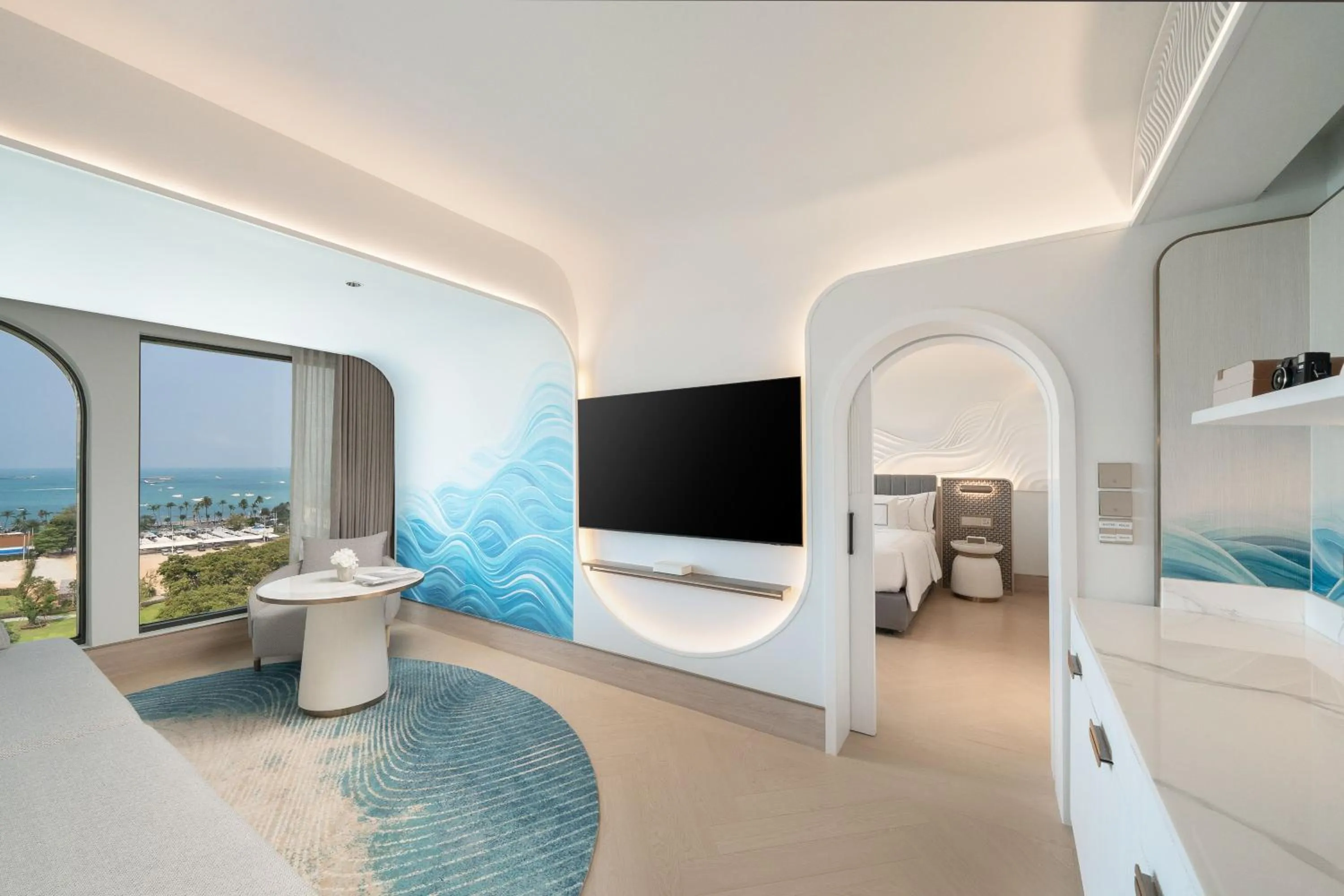 Property building, Bed in Meliá Pattaya Hotel