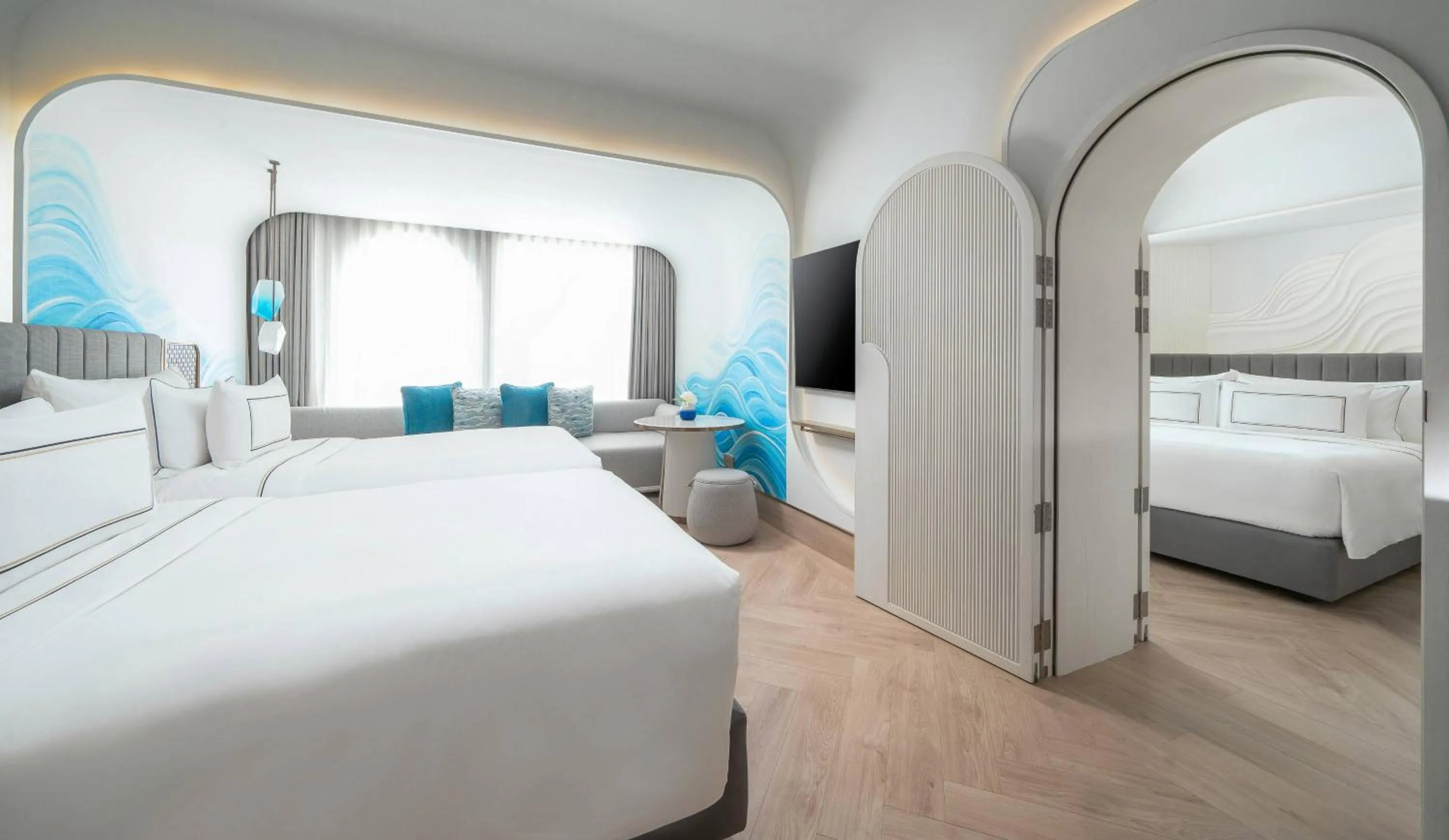 Property building, Bed in Meliá Pattaya Hotel